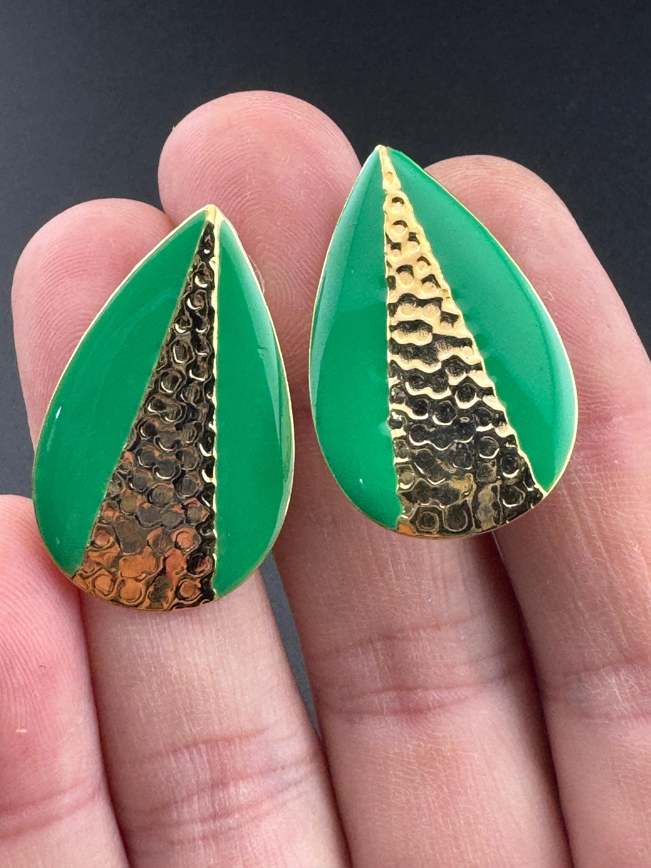 Vintage 80s Green Enamel Gold Tone Stud Earrings