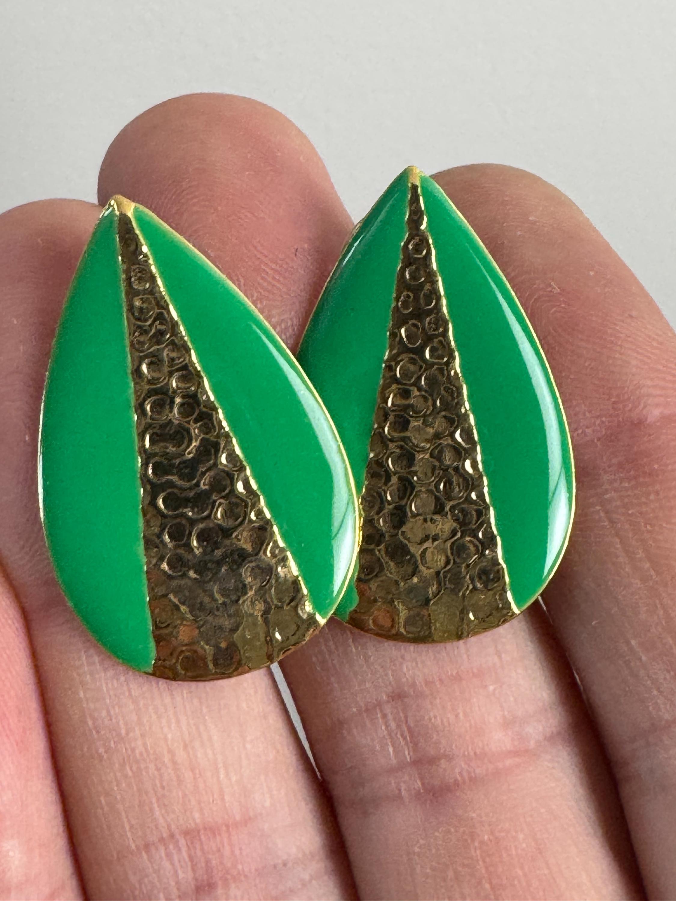 Vintage 80s Green Enamel Gold Tone Stud Earrings