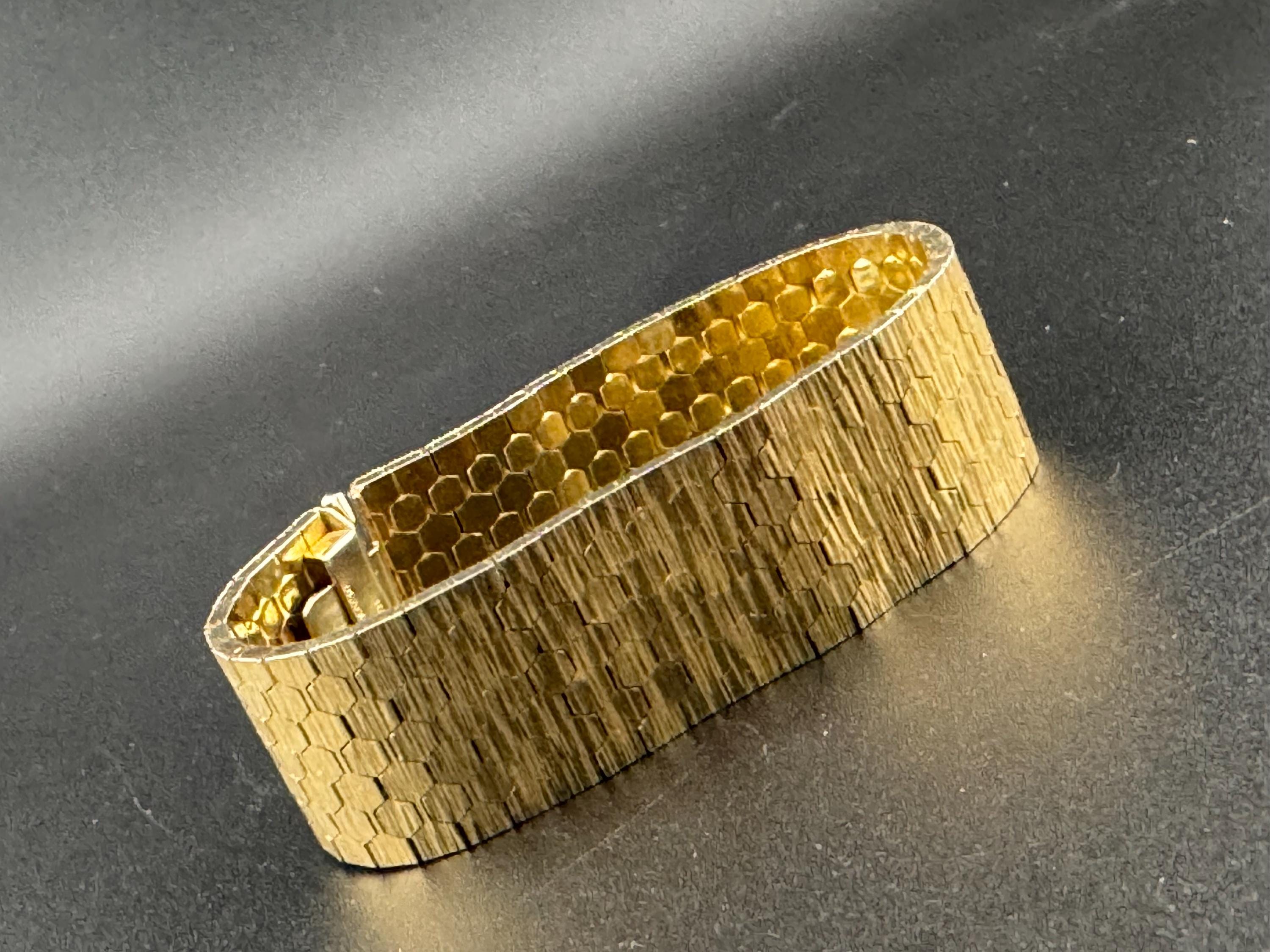 1970s articulated flat stamped Italy plaque gold plated cuff wrap bracelet 18cm long x 2cm Italian very good condition