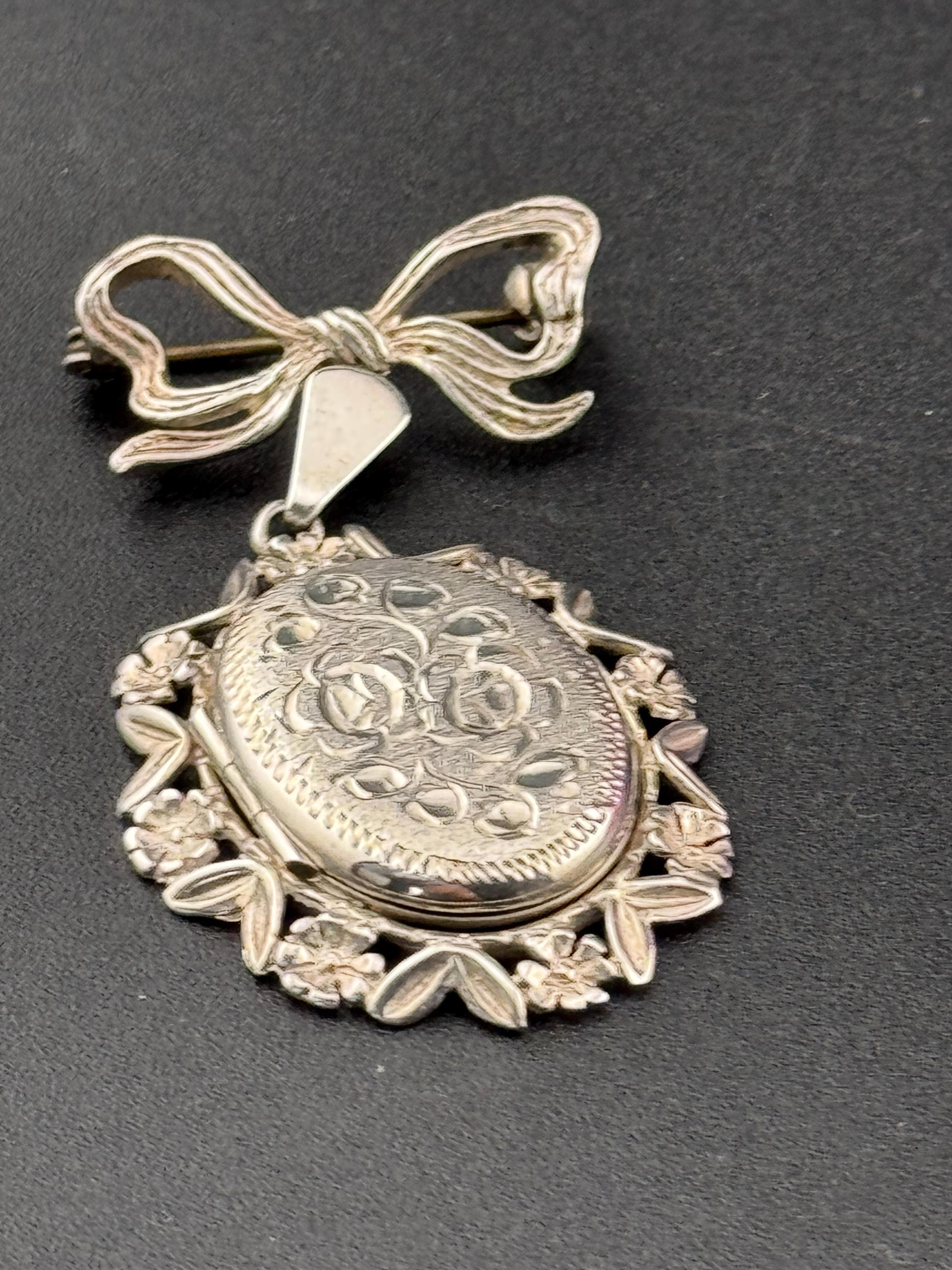 Large vintage 925 Sterling silver photo picture locket pendant brooch