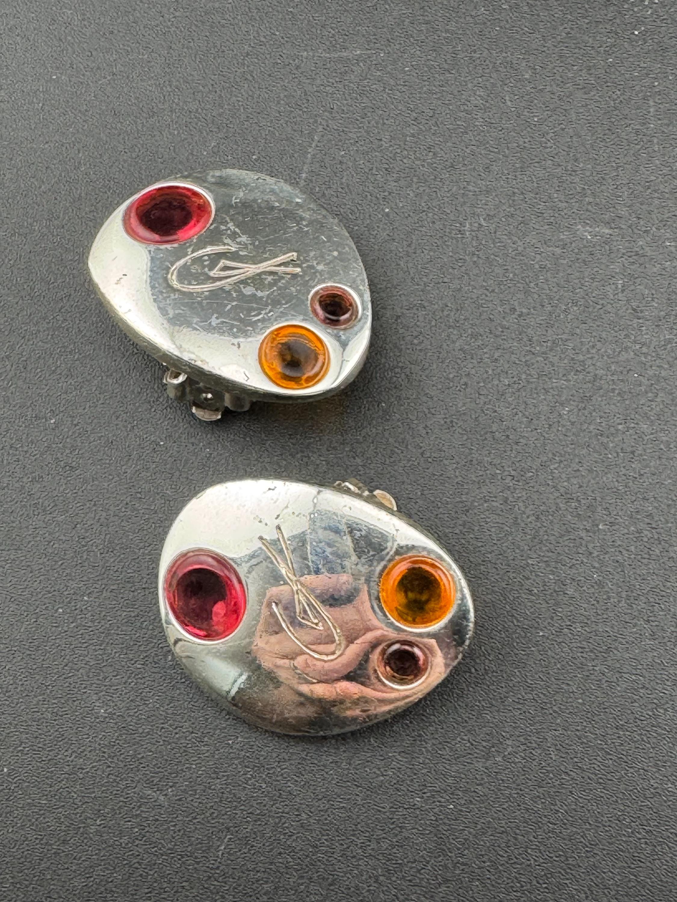 Signed Christian LaCroix Vintage silver tone red amber orange gripoix poured glass clip on earrings