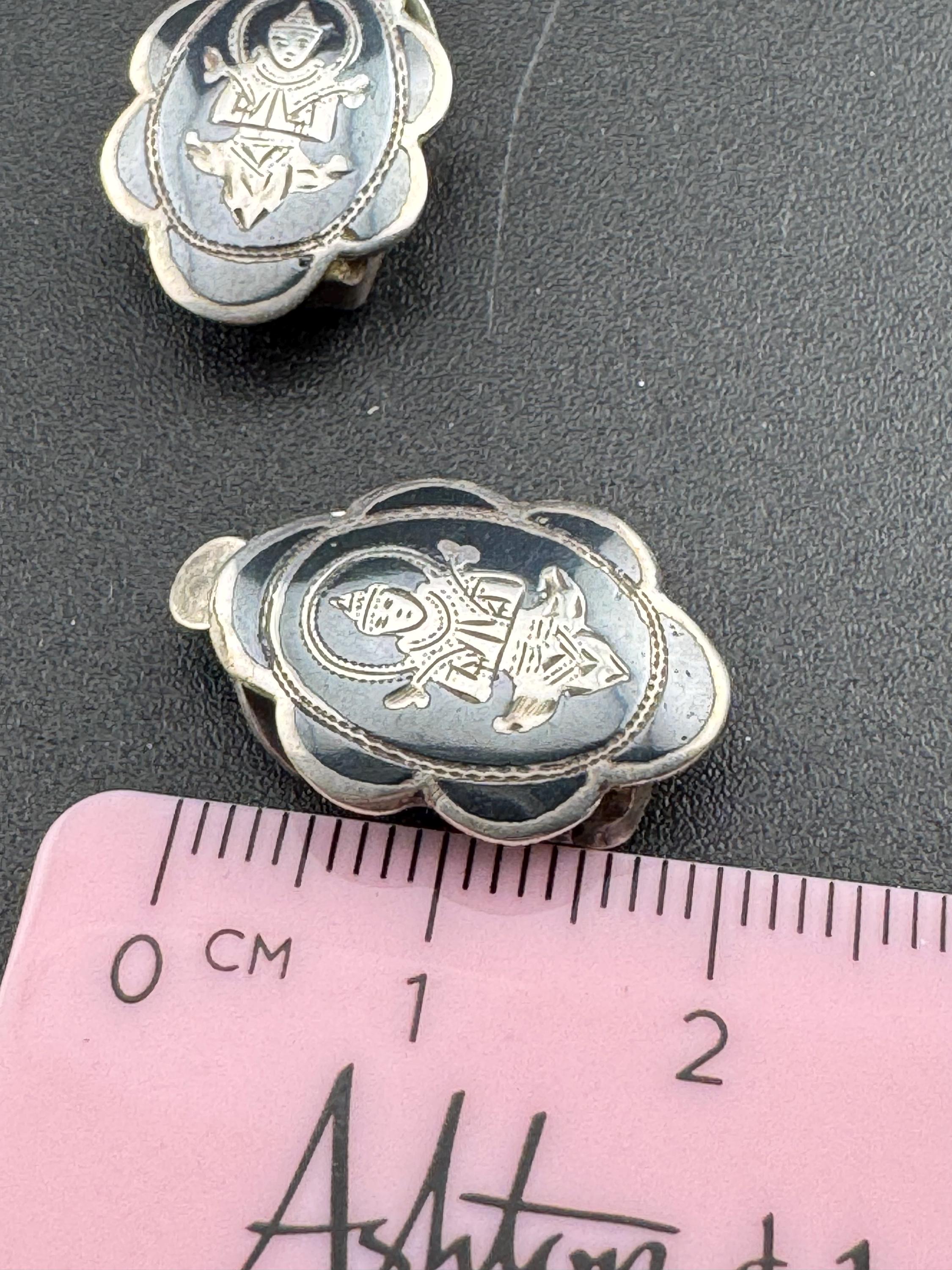 Siam silver niello design Vintage 925 small black enamel sterling silver traditional icon clip on earrings 1.75cm