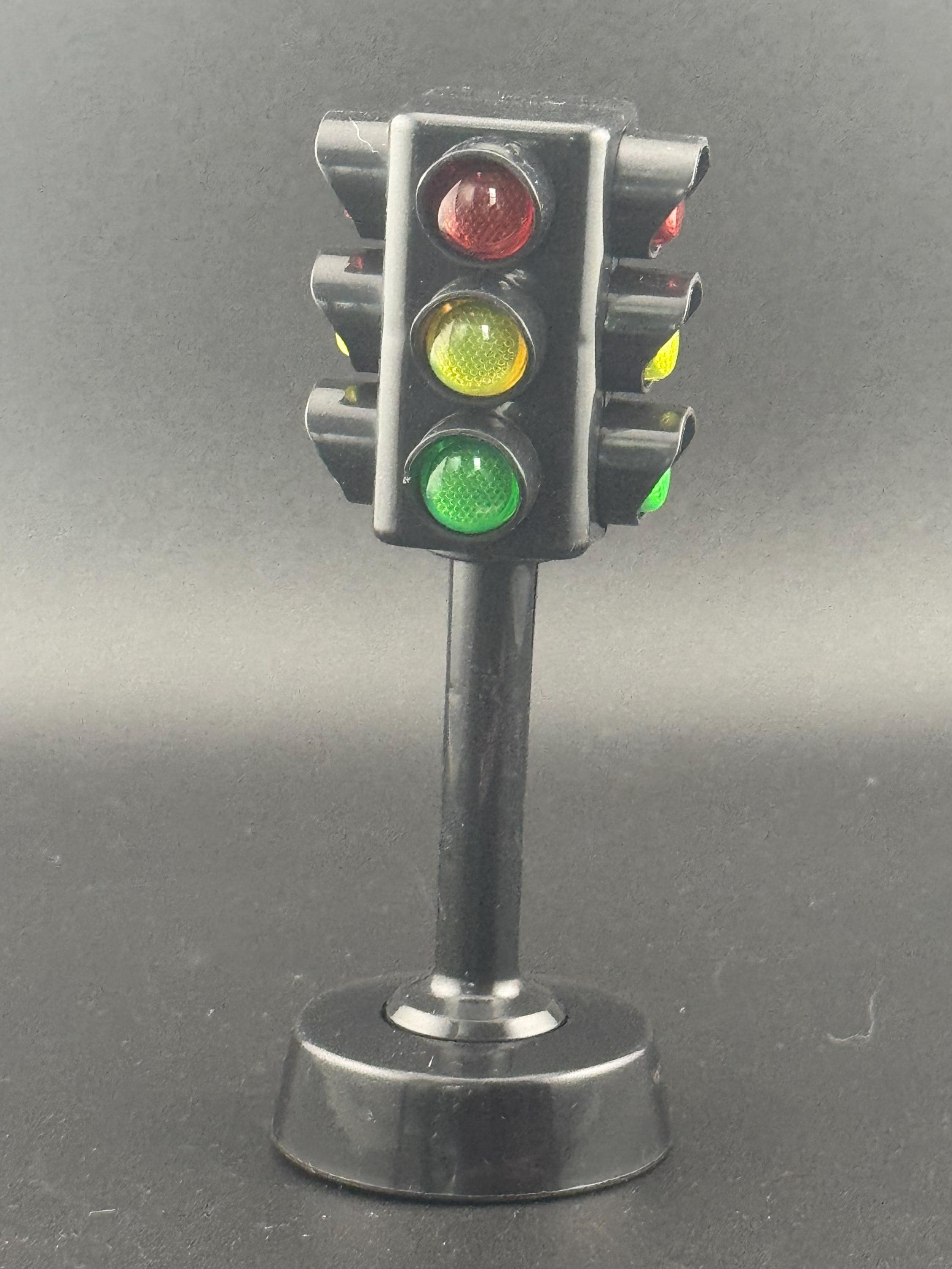Miniature Traffic Light Cake Topper: Reusable Birthday Decoration