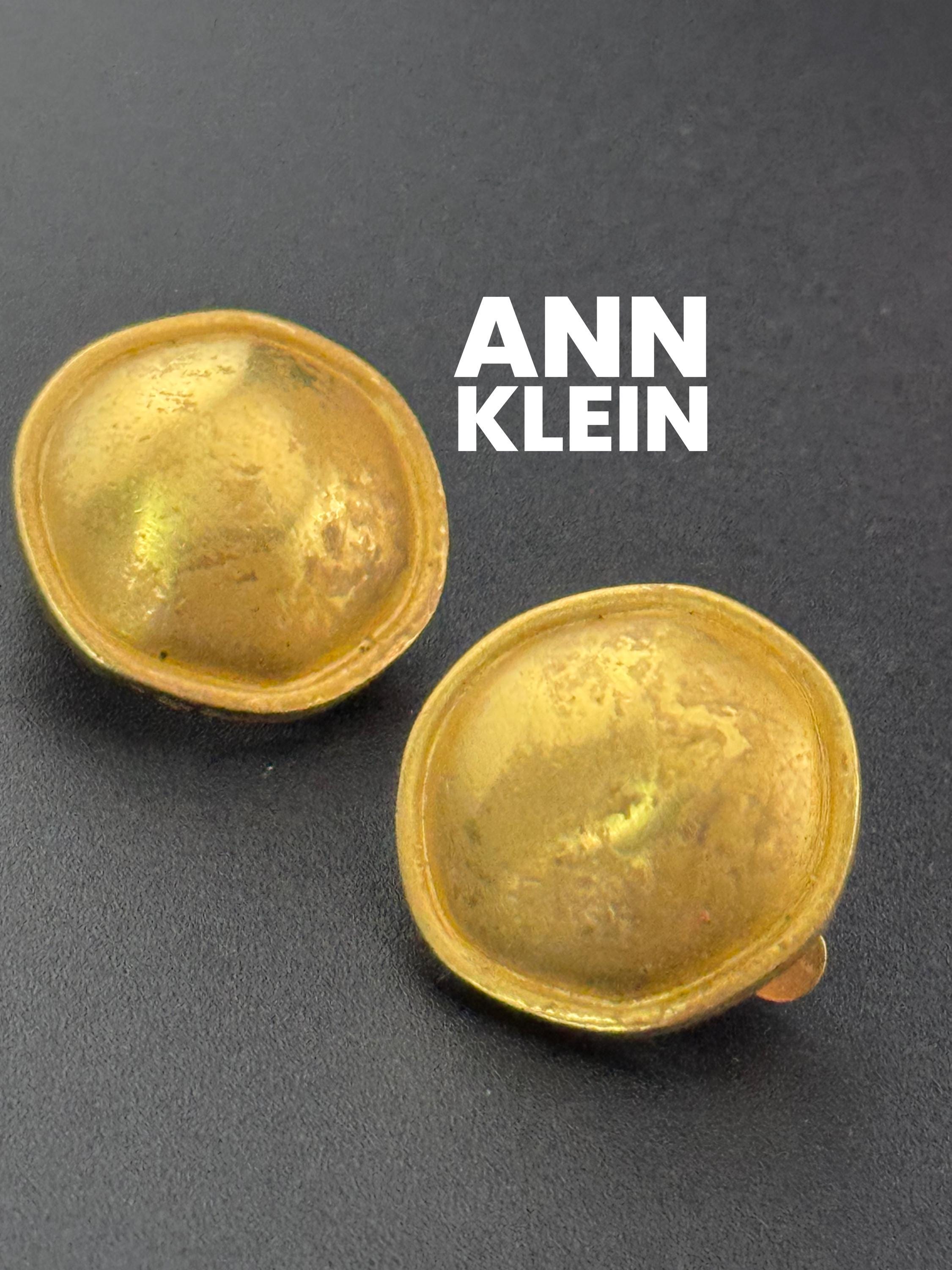 Signed AK Anne Klein Vintage 1980s small Matt gold round disc button style clip on earrings