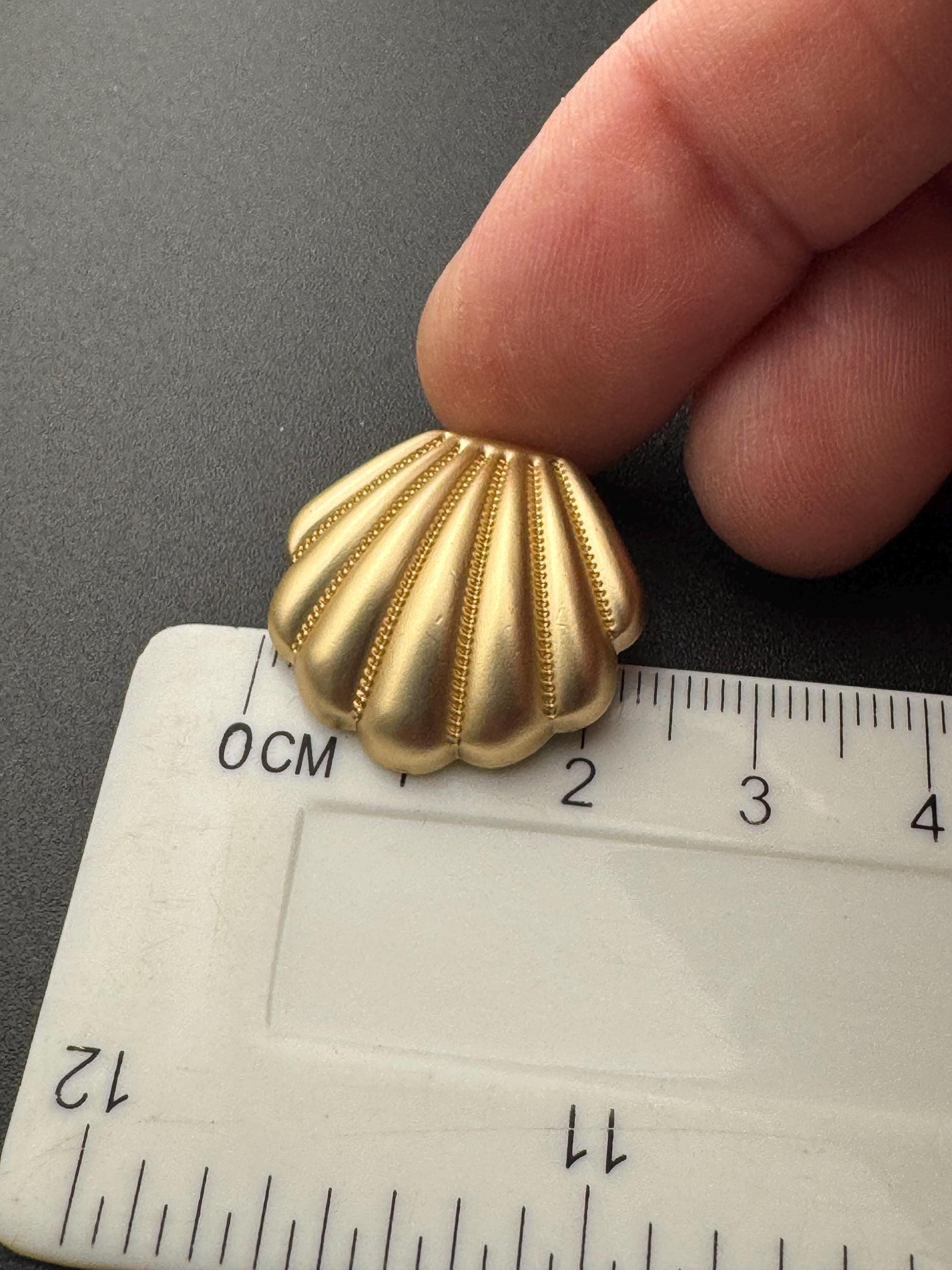 Seashell Buttons: Matte Gold & Silver Tone, Nautical Style (Pack of 5)