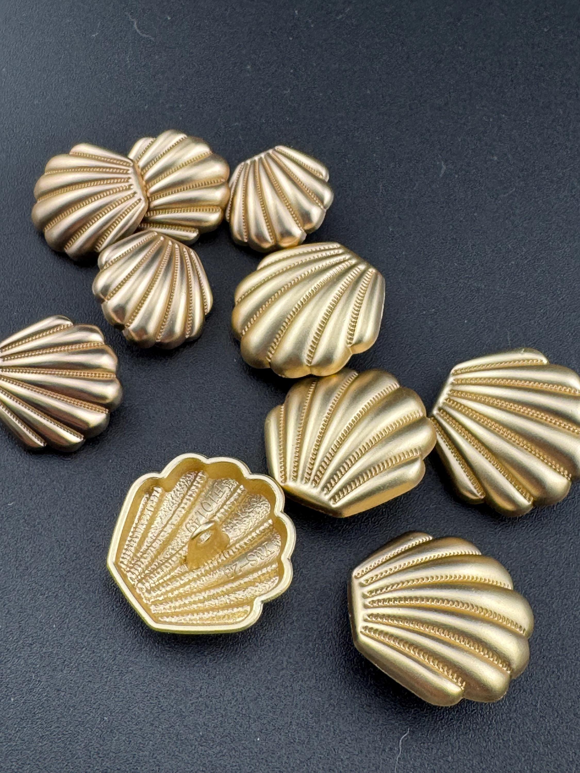 Seashell Buttons: Matte Gold & Silver Tone, Nautical Style (Pack of 5)