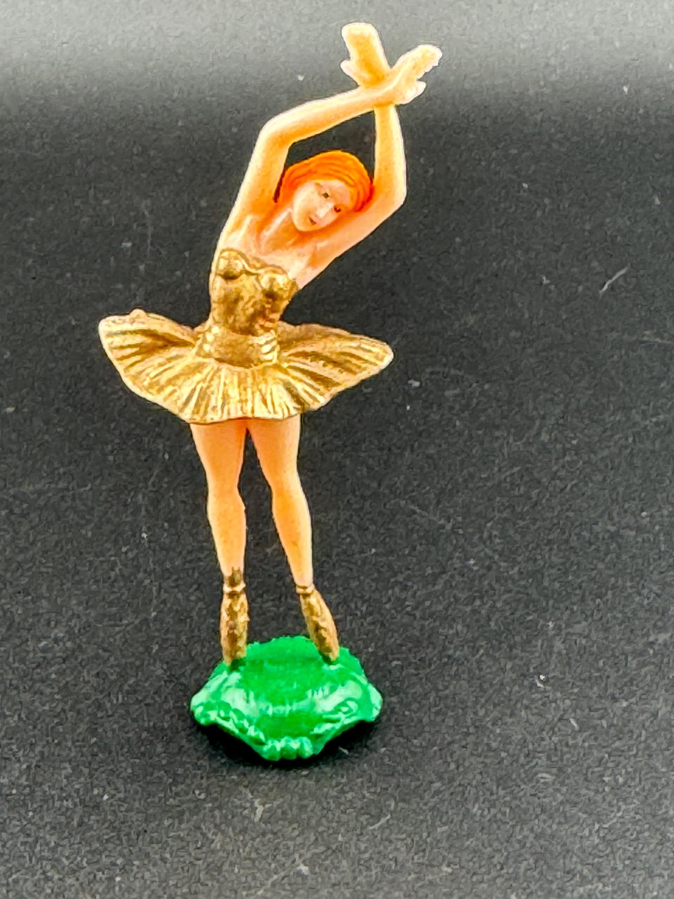 Vintage ballerina gold dress plastic Cake topper decoration old ballet dancer
