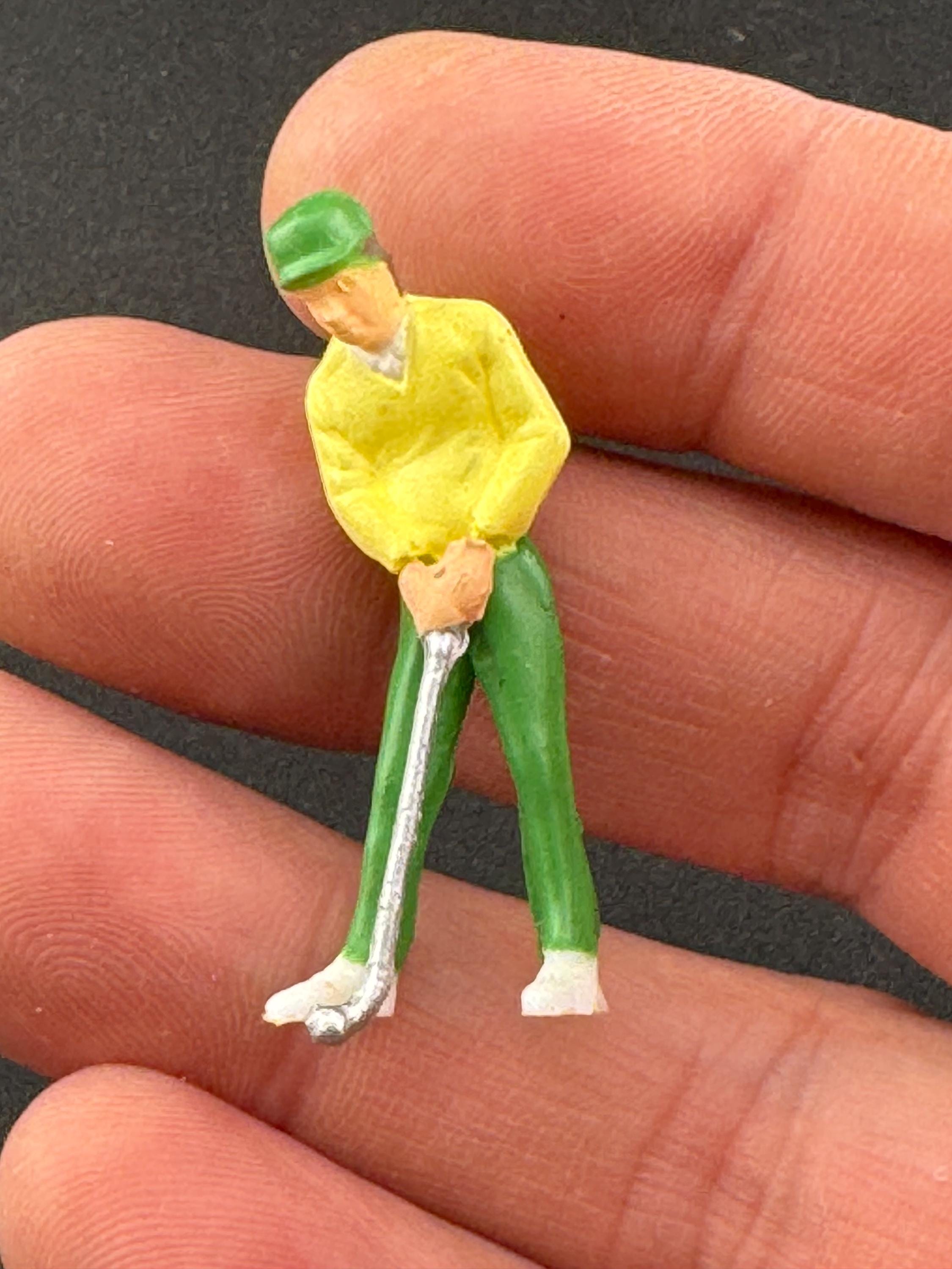 Novelty comedy Lady driver golfer birthday cake topper, novelty sports, female playing golf figure decoration