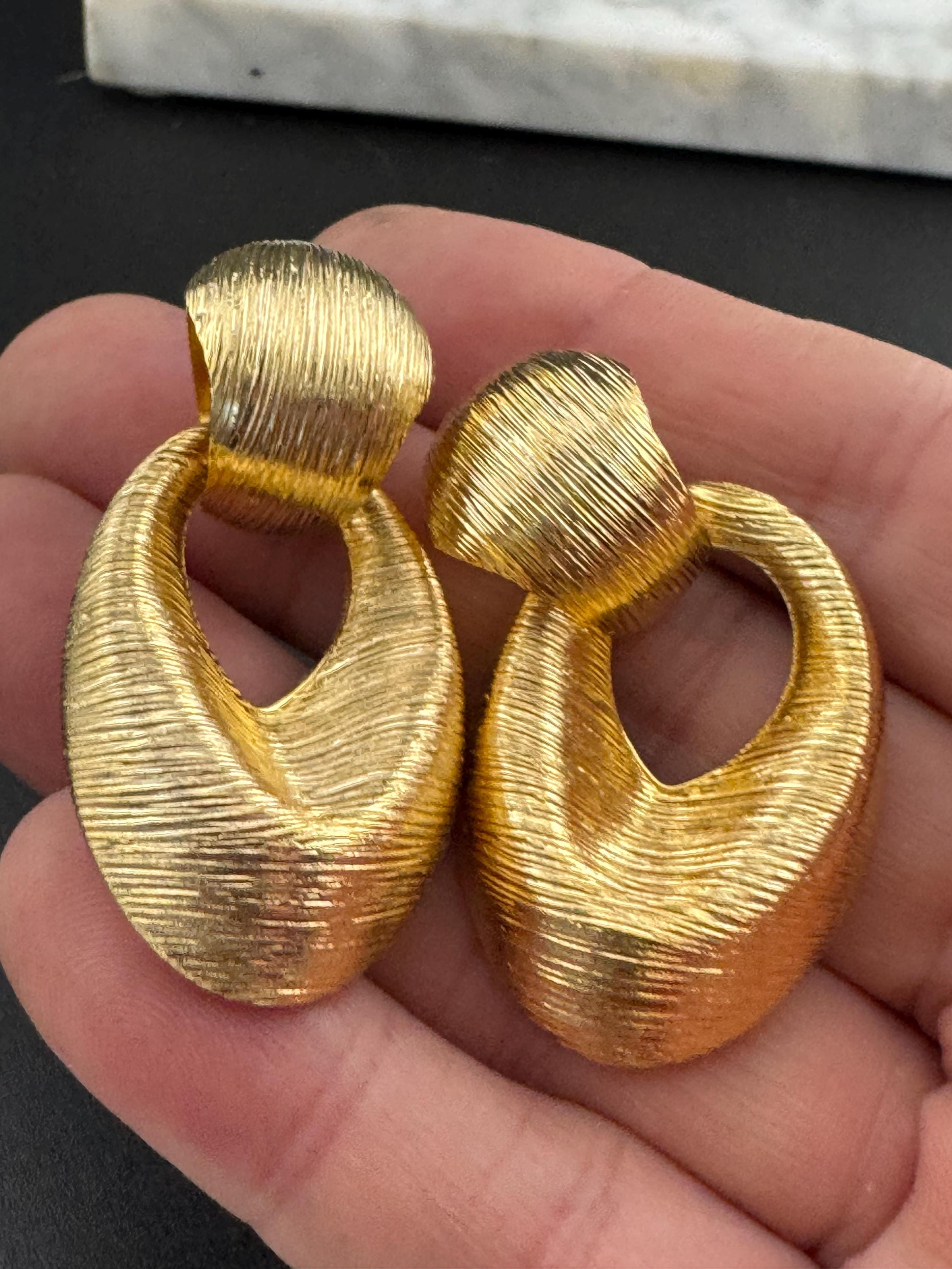 Pierced gold door knocker earrings, vintage 1980s
