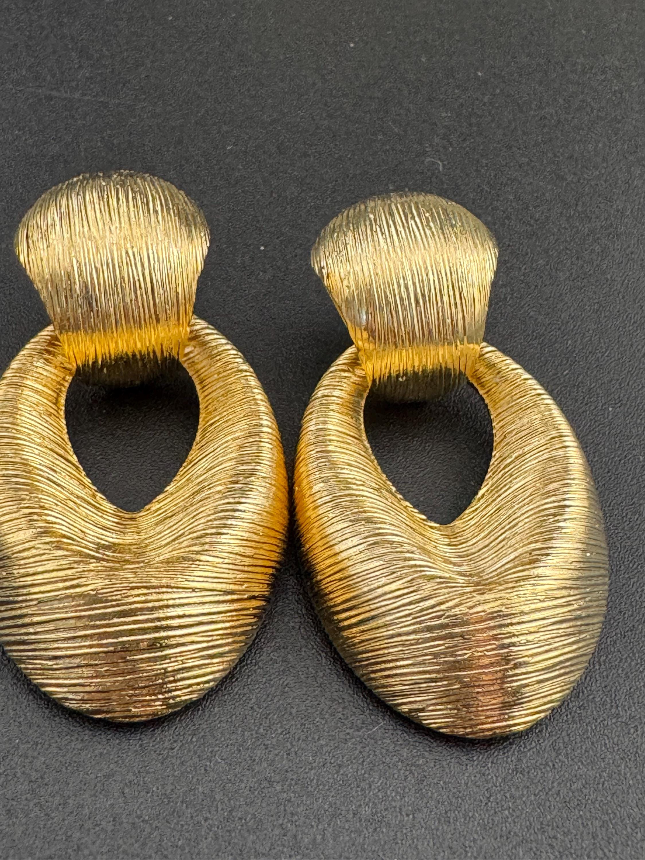 Pierced gold door knocker earrings, vintage 1980s