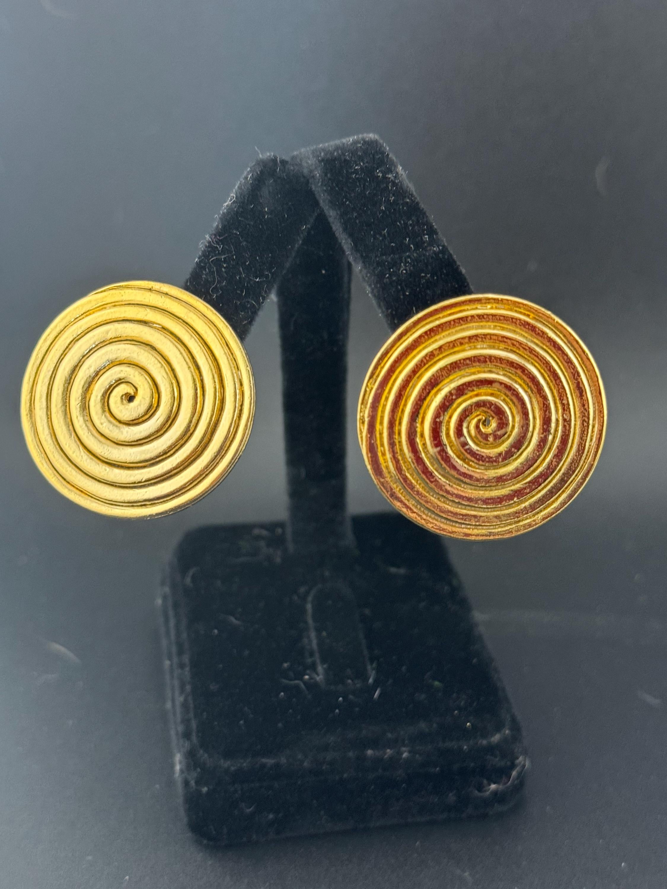 Vintage gold Etruscan disc Clip On Earrings, swirl pattern