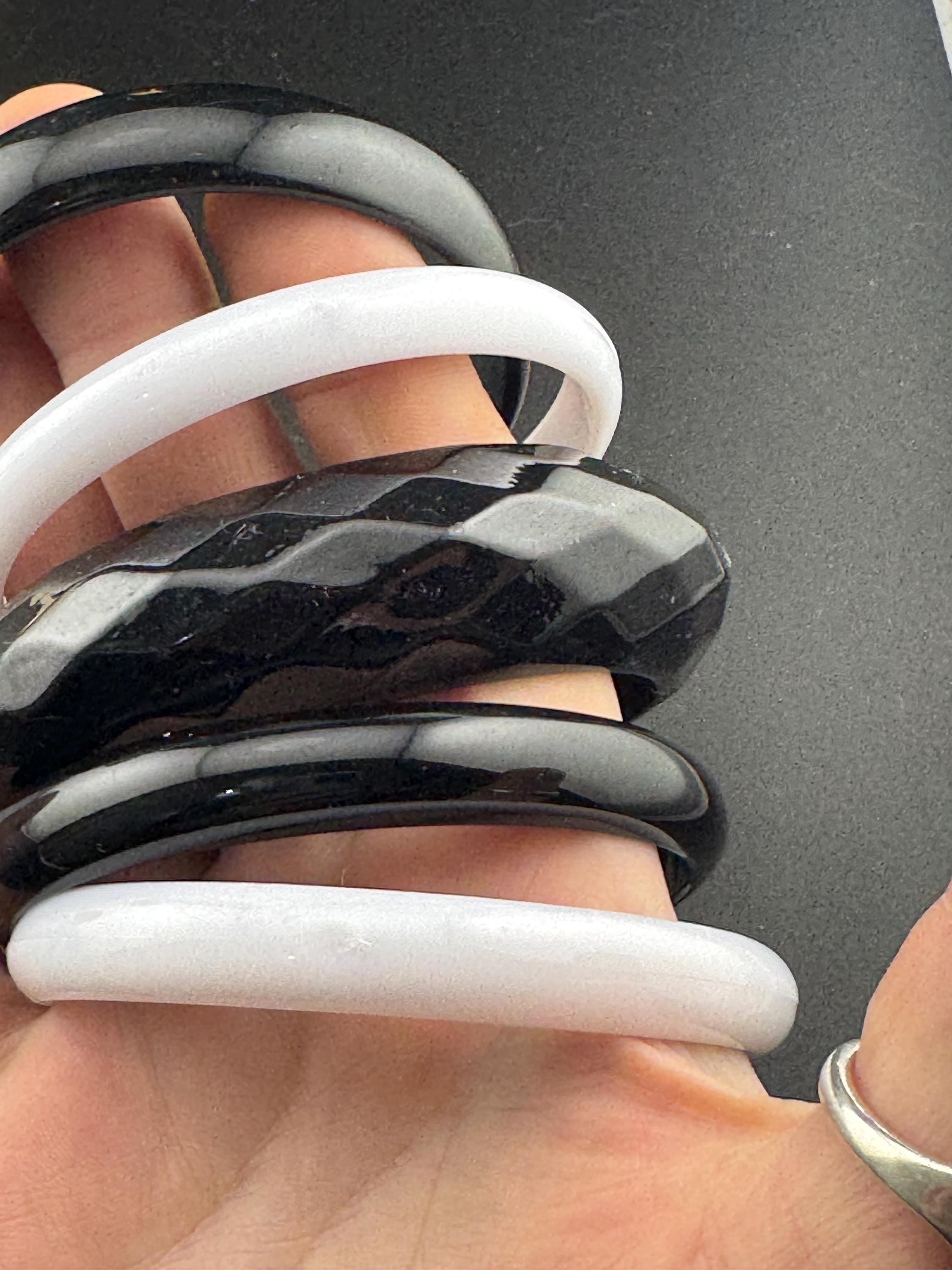 Vintage stack of black and white Chunky stylish plastic bangles retro acrylic bracelets
