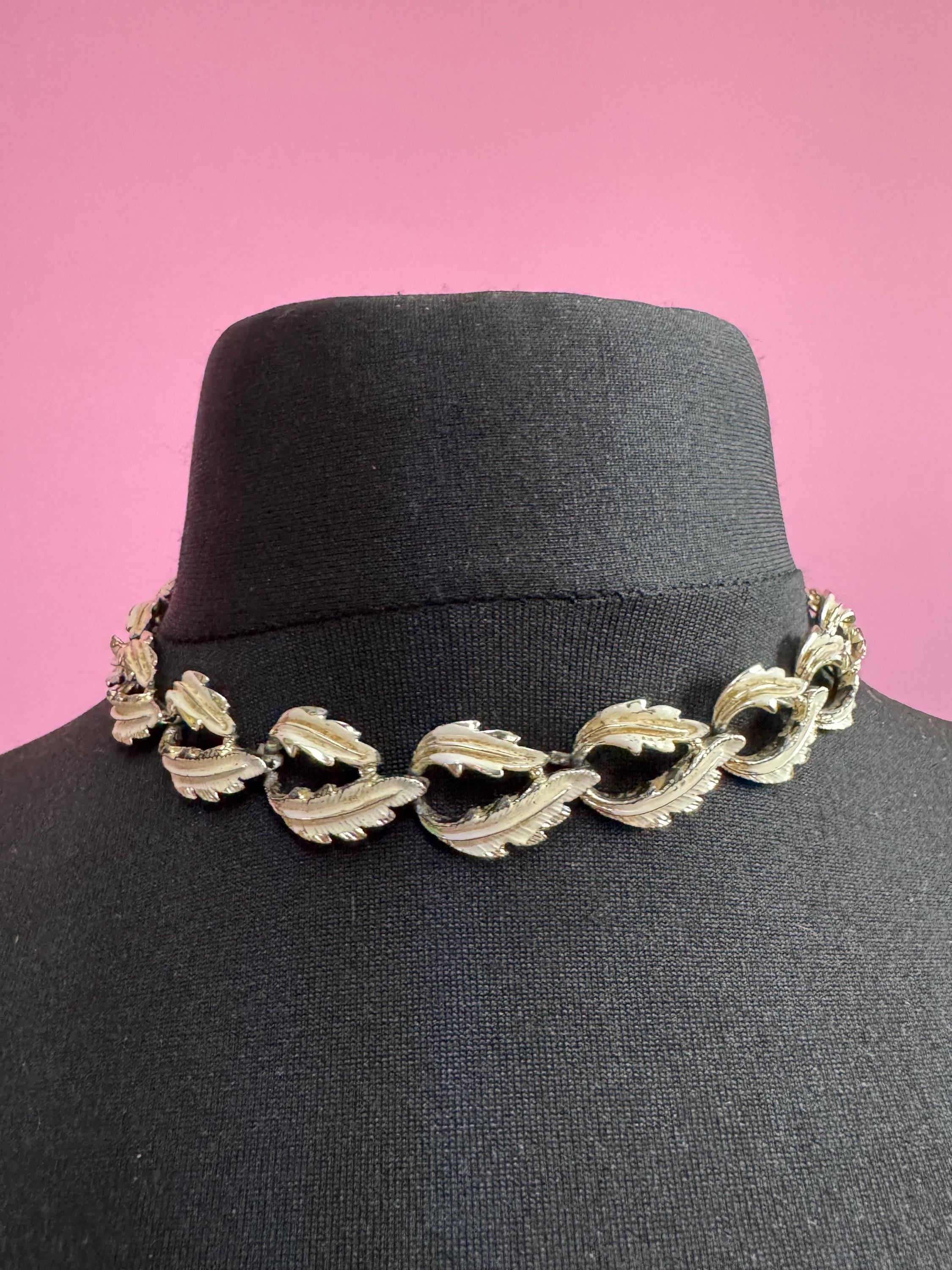 Signed Jewelcraft Vintage cream enamel leaf necklace silver tone chrome metal choker necklace