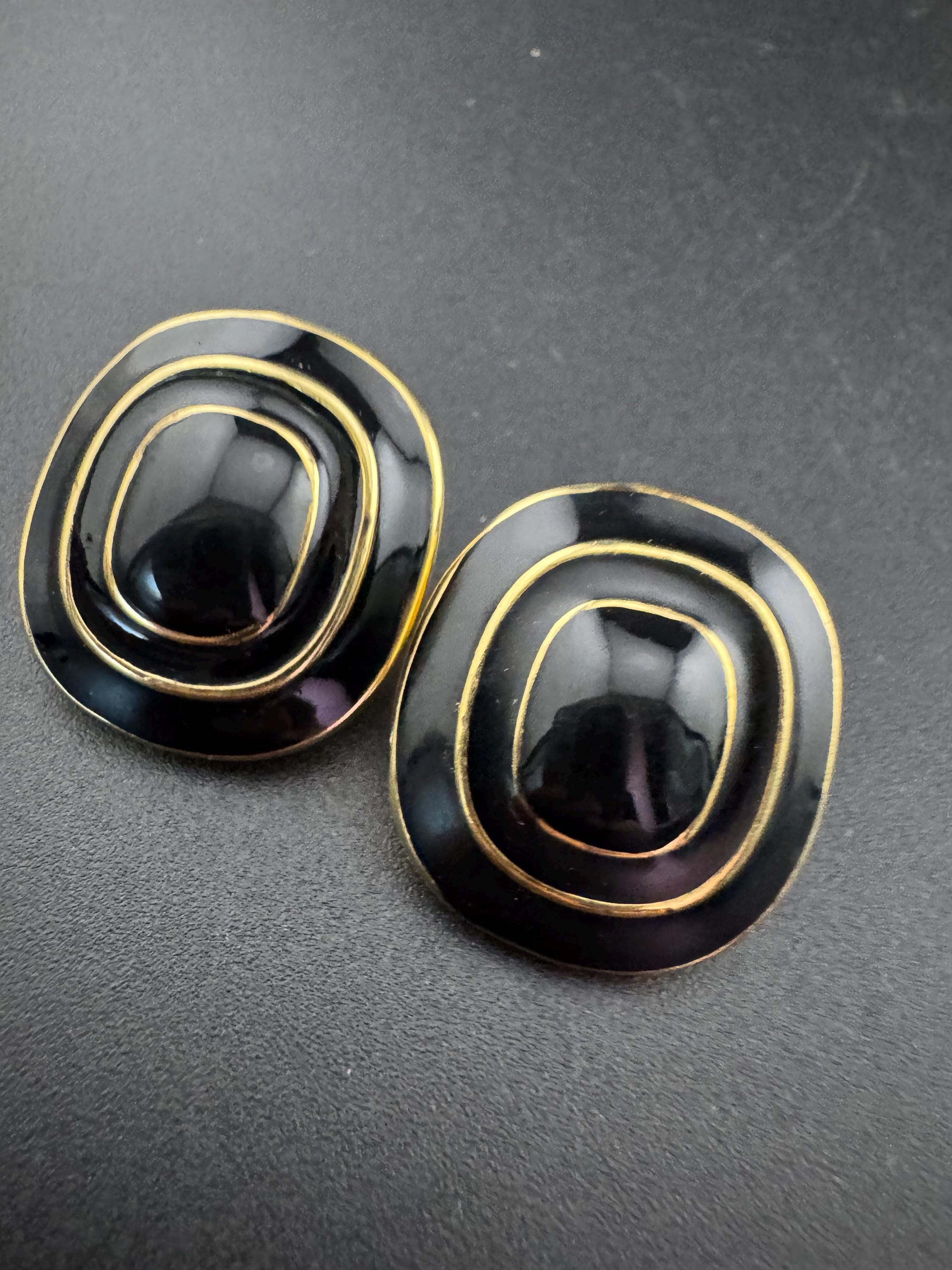 Vintage Gold tone Black enamel pair rectangular shaped stud earrings pierced, statement power dress 80s 90s