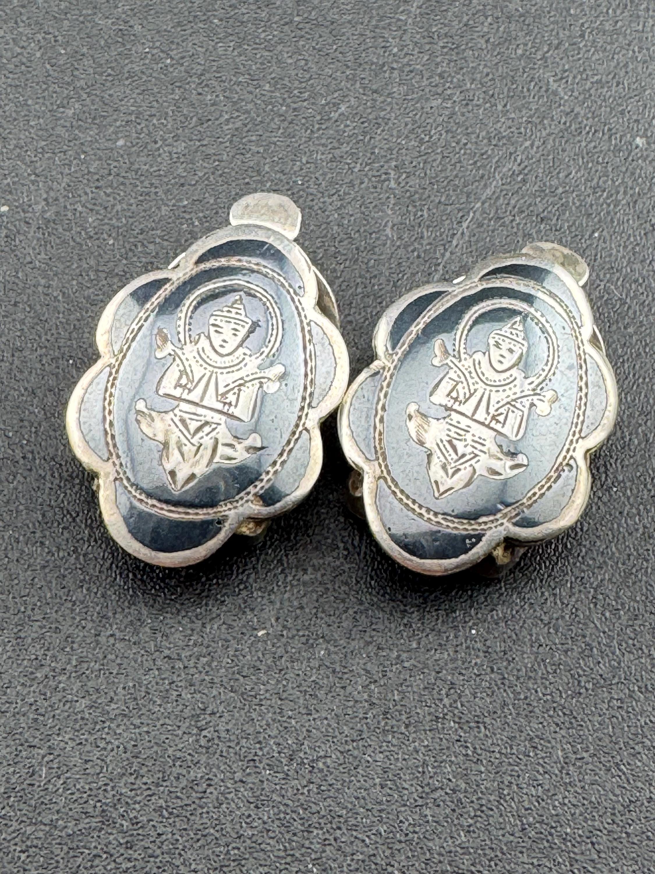Siam silver niello design Vintage 925 small black enamel sterling silver traditional icon clip on earrings 1.75cm