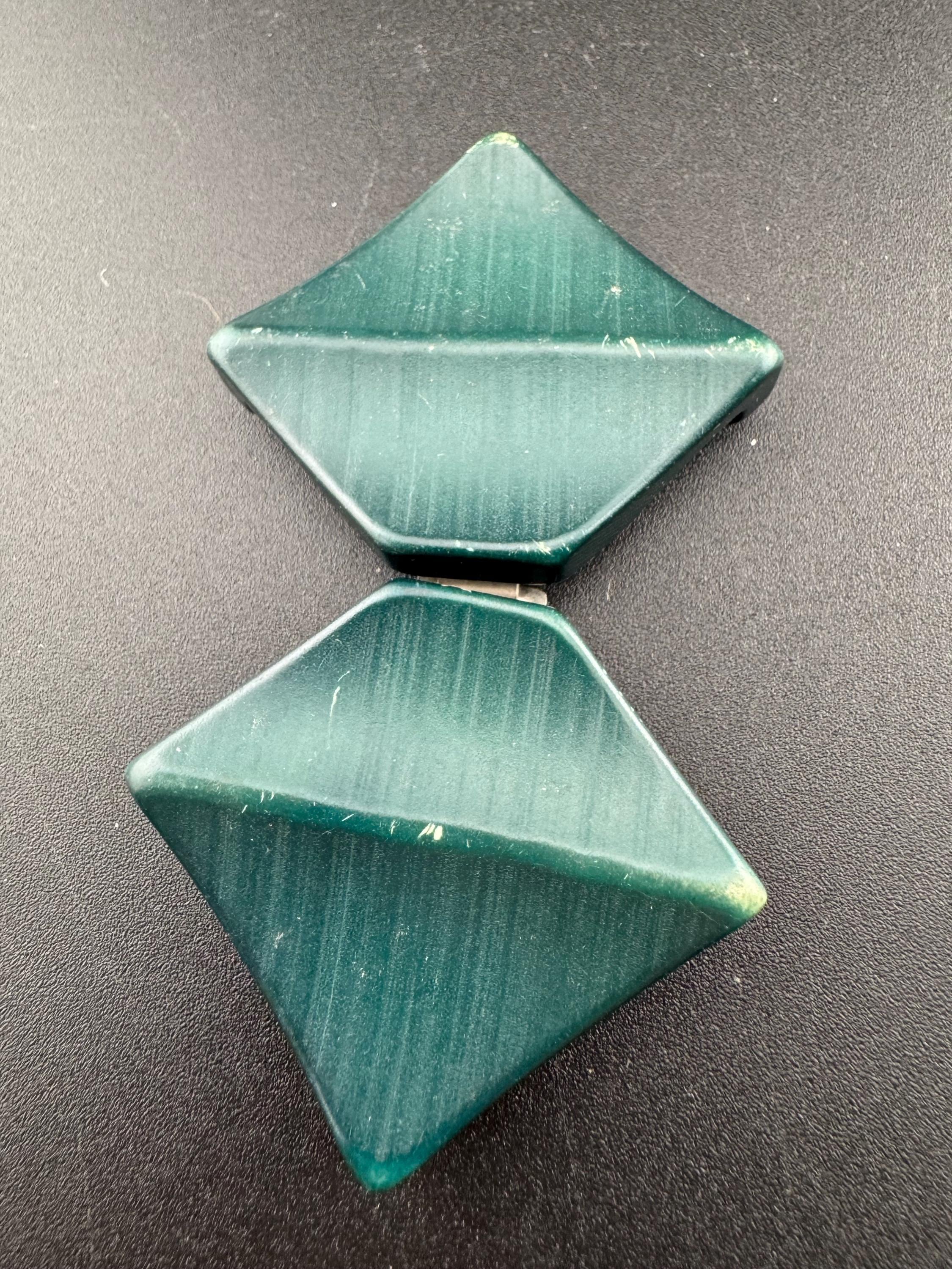 True Art Deco 2 part dark forest green plastic geometric sew on belt buckle