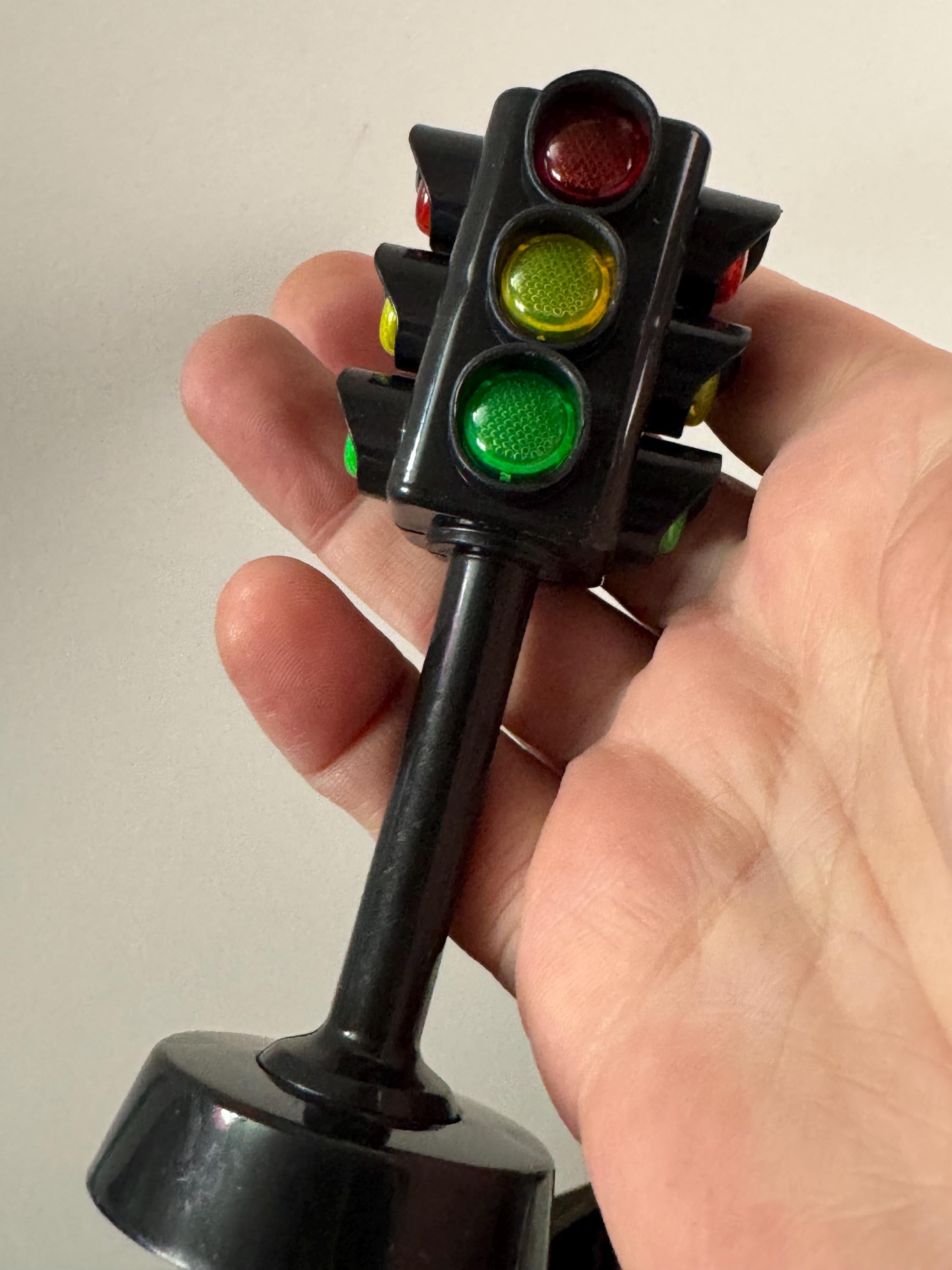 Miniature Traffic Light Cake Topper: Reusable Birthday Decoration