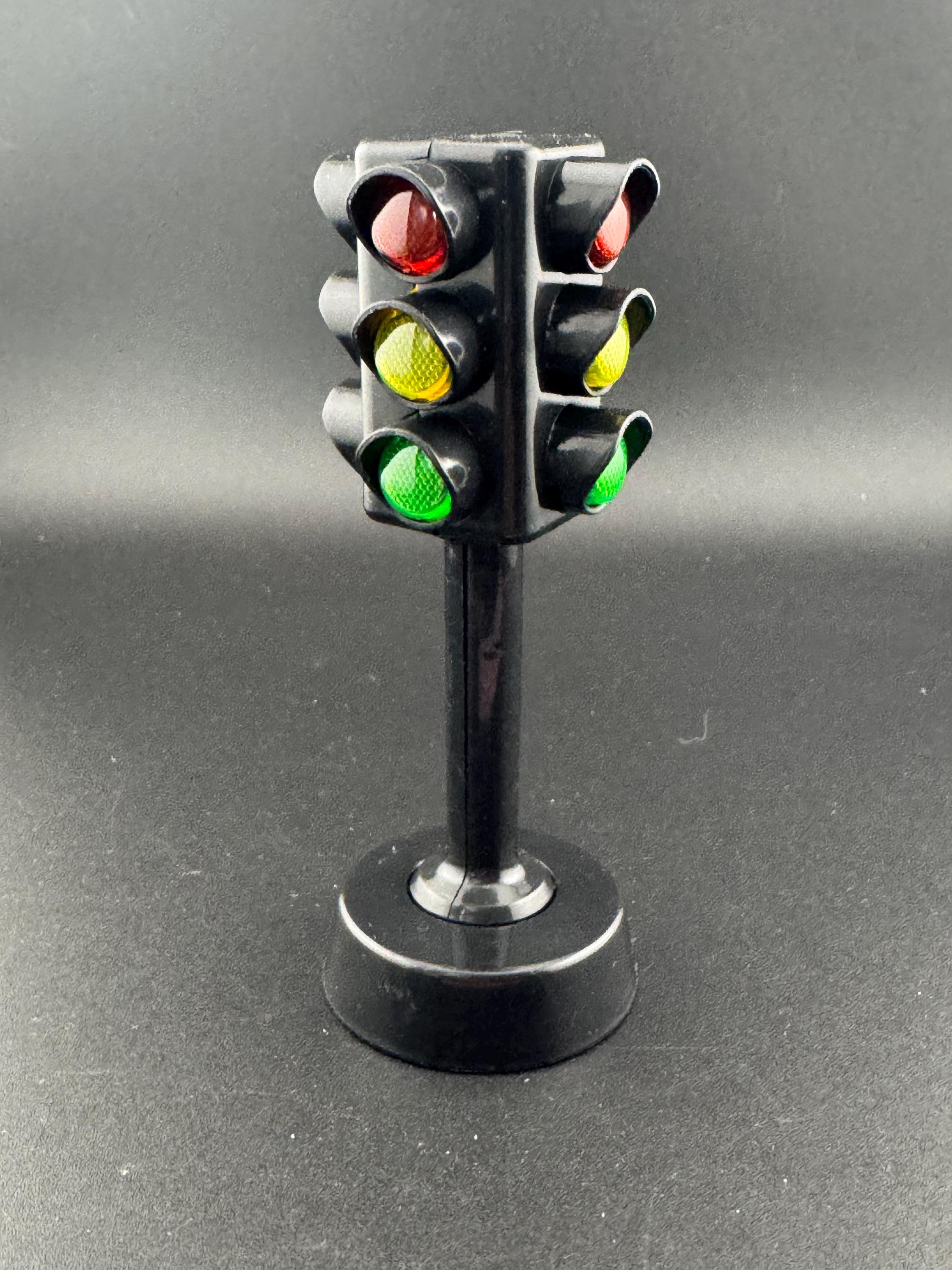 Miniature Traffic Light Cake Topper: Reusable Birthday Decoration