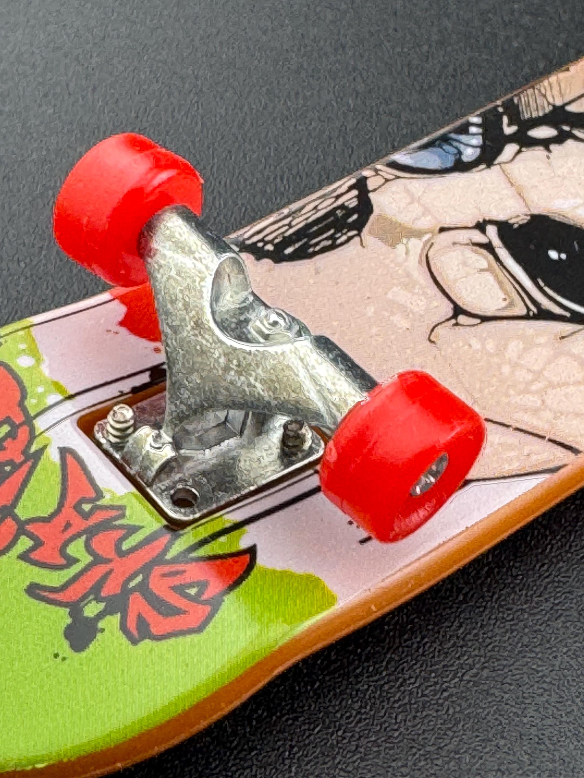 Miniature toy skateboard cake topper decoration plastic finger operated sports