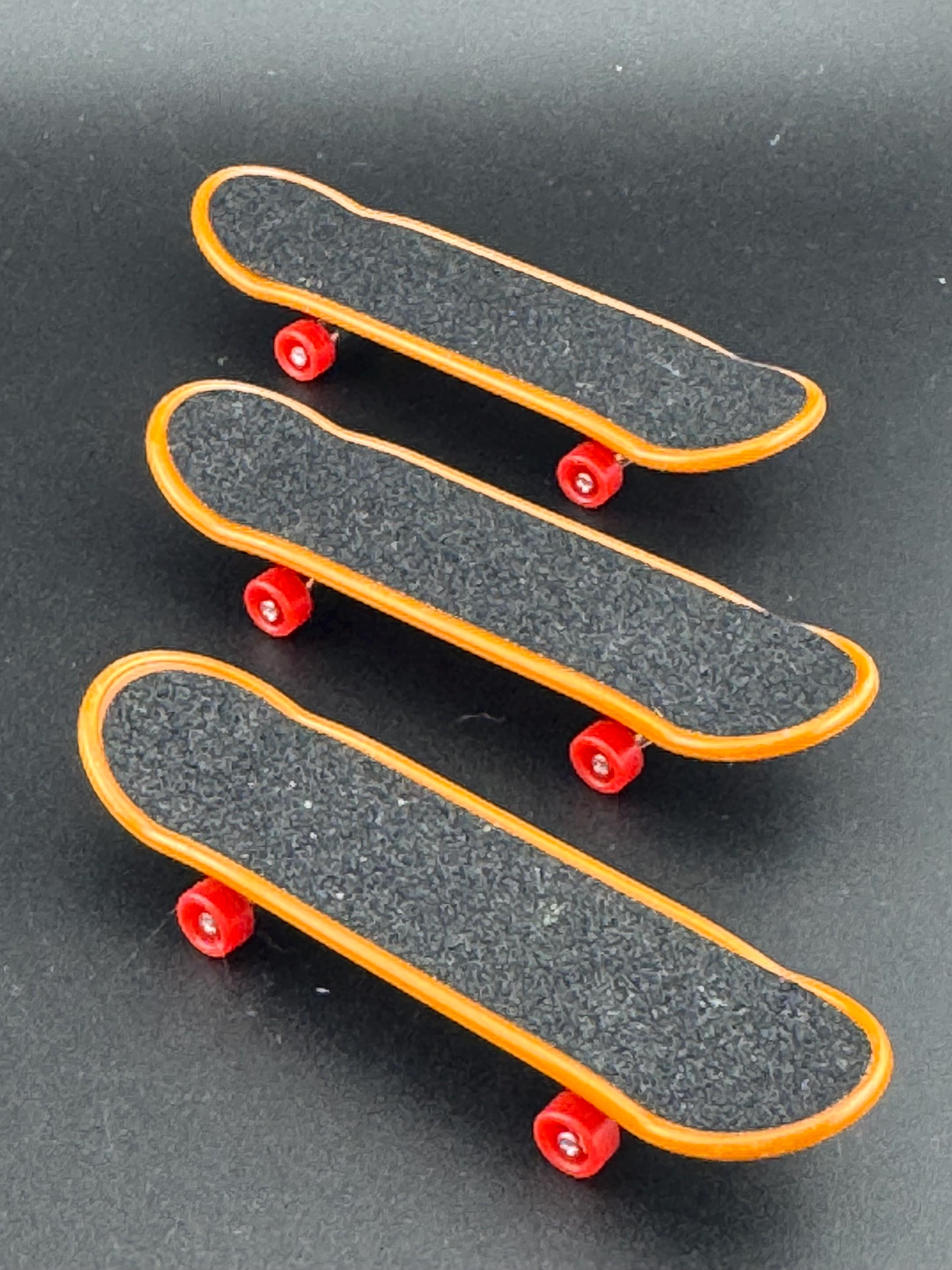 Miniature toy skateboard cake topper decoration plastic finger operated sports