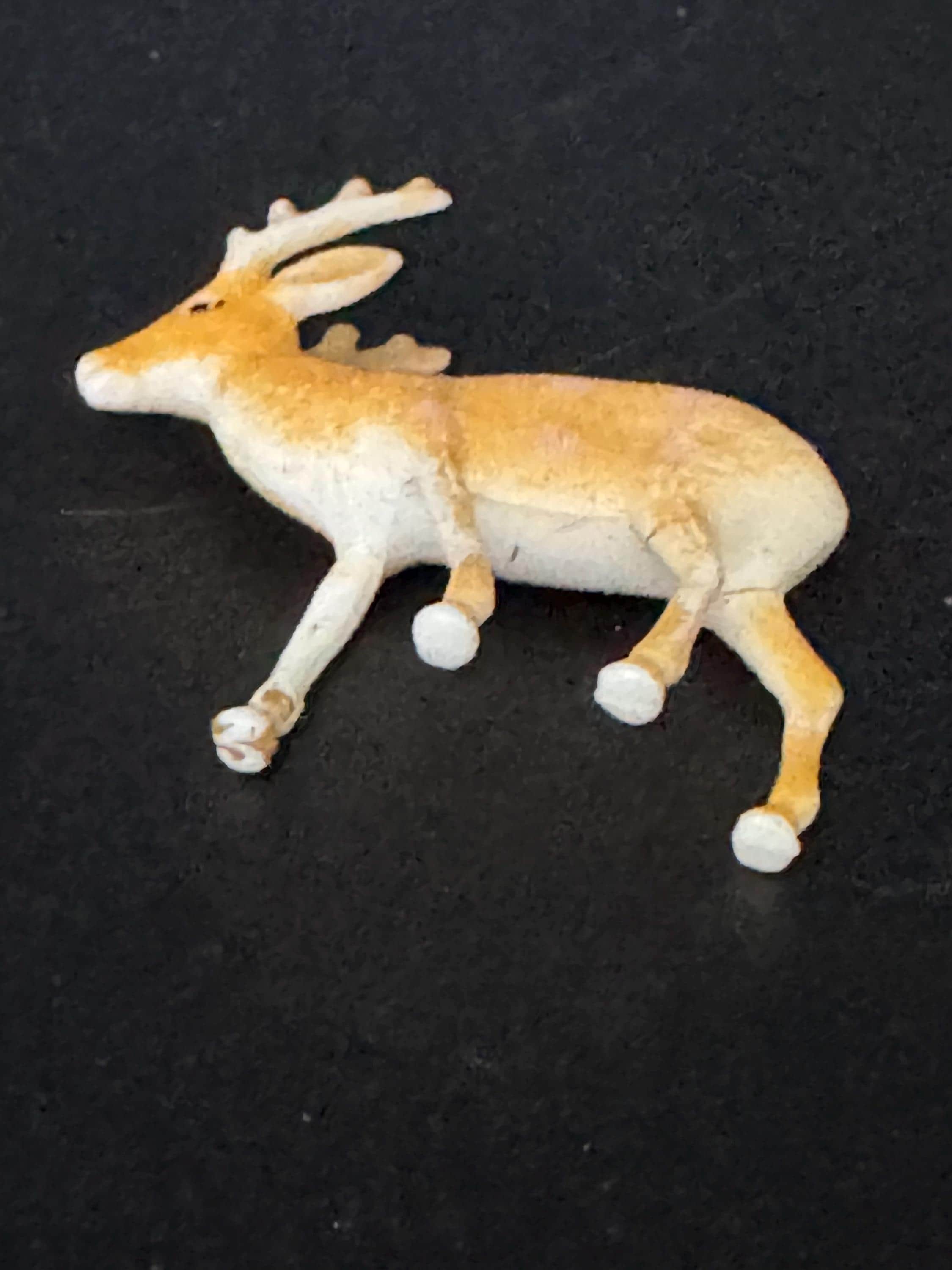Vintage Reindeer Plastic Cake Topper: Christmas Decor