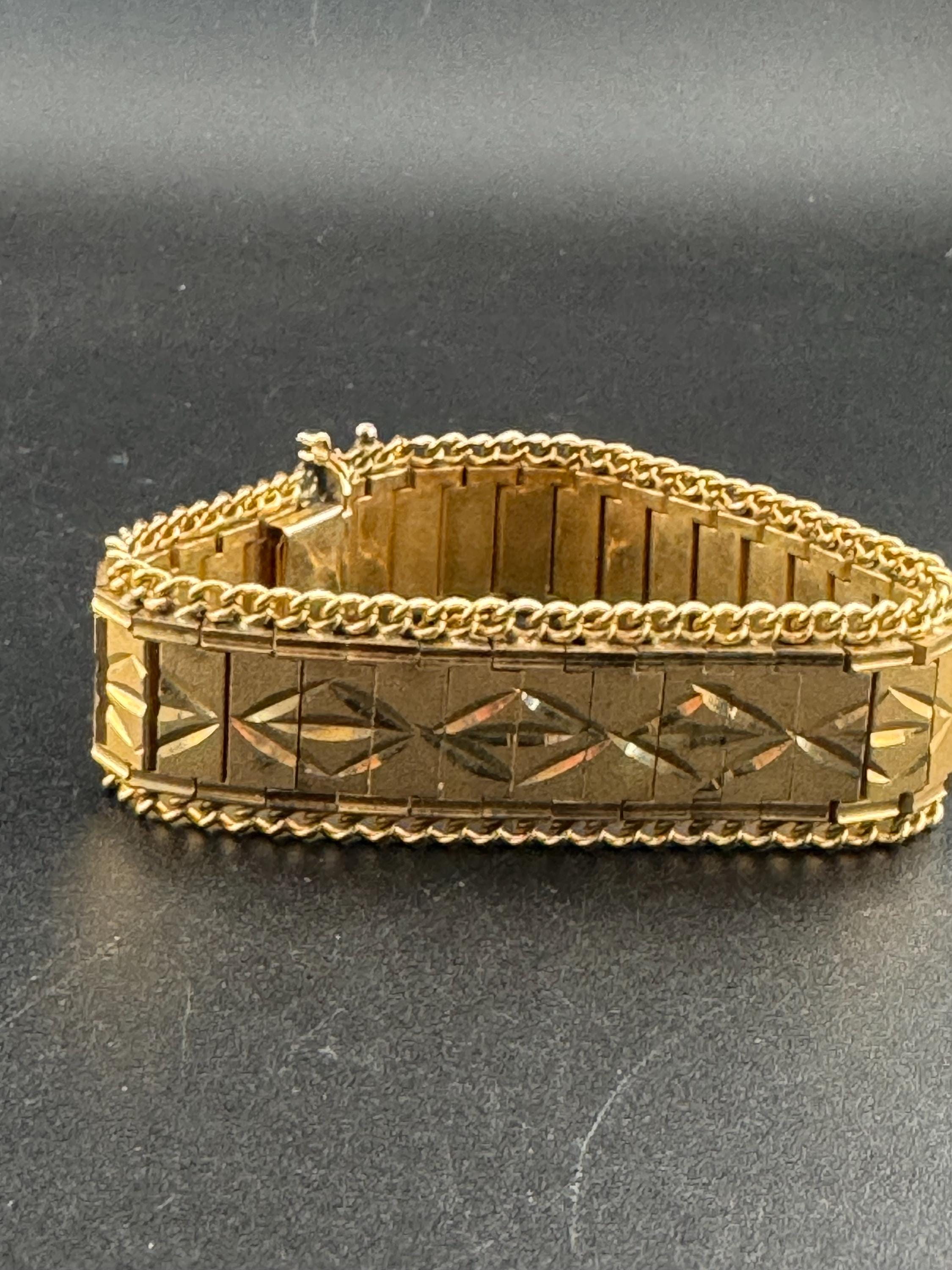 1970s articulated flat textured gold plated wide chain etched bracelet stamped MTL 7