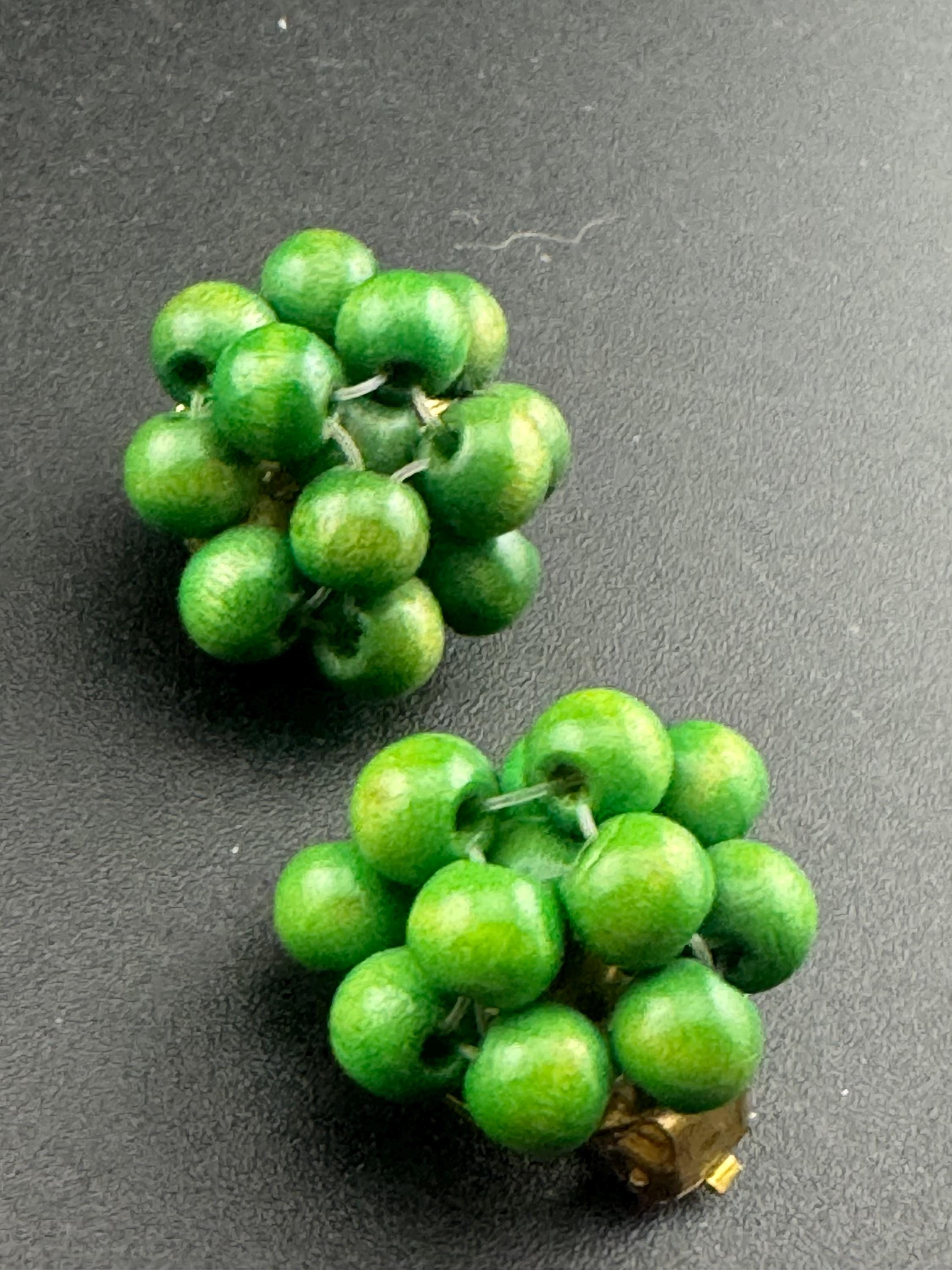 wooden GREEN beaded cluster earrings, vintage mid century