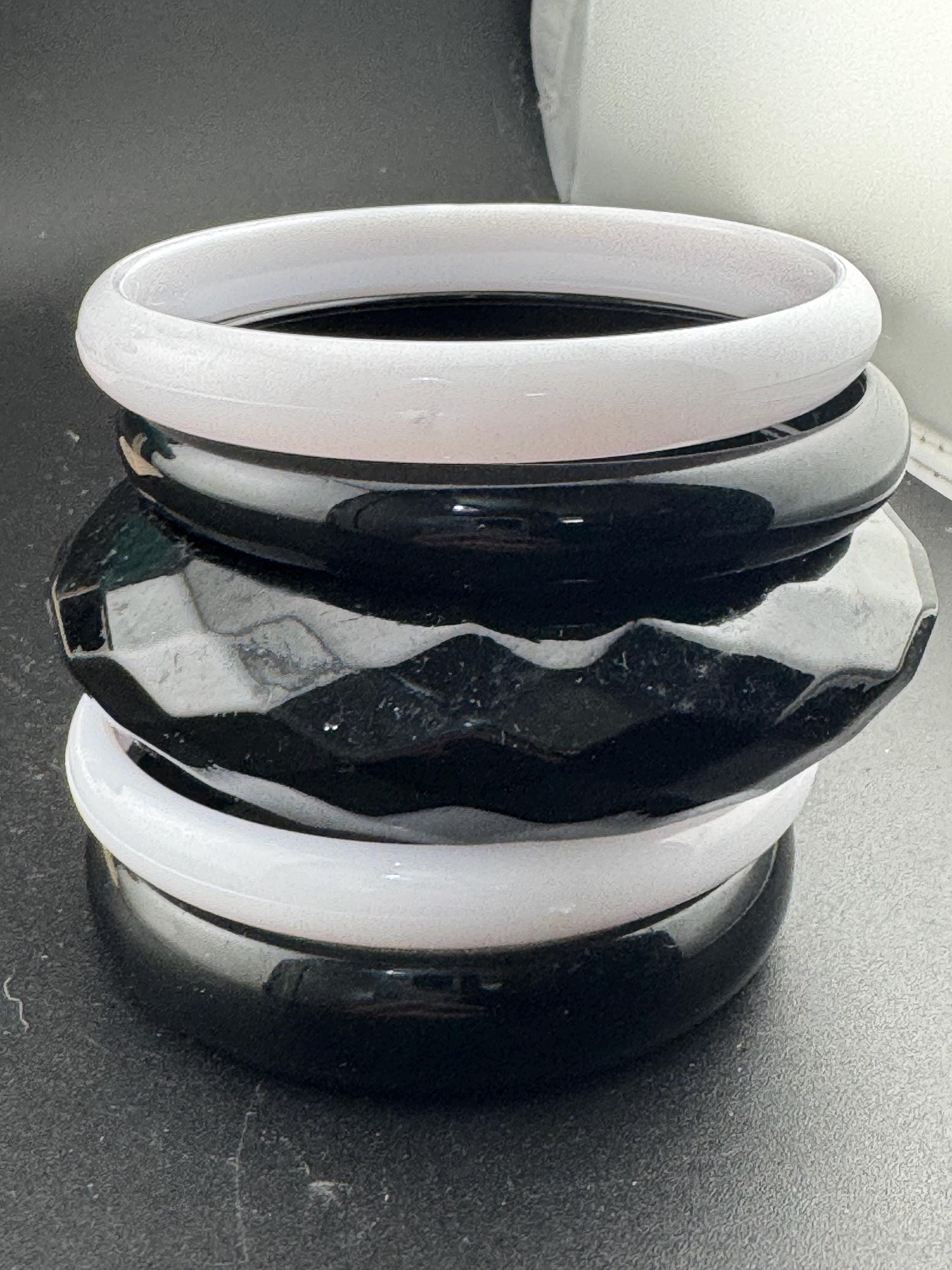 Vintage stack of black and white Chunky stylish plastic bangles retro acrylic bracelets