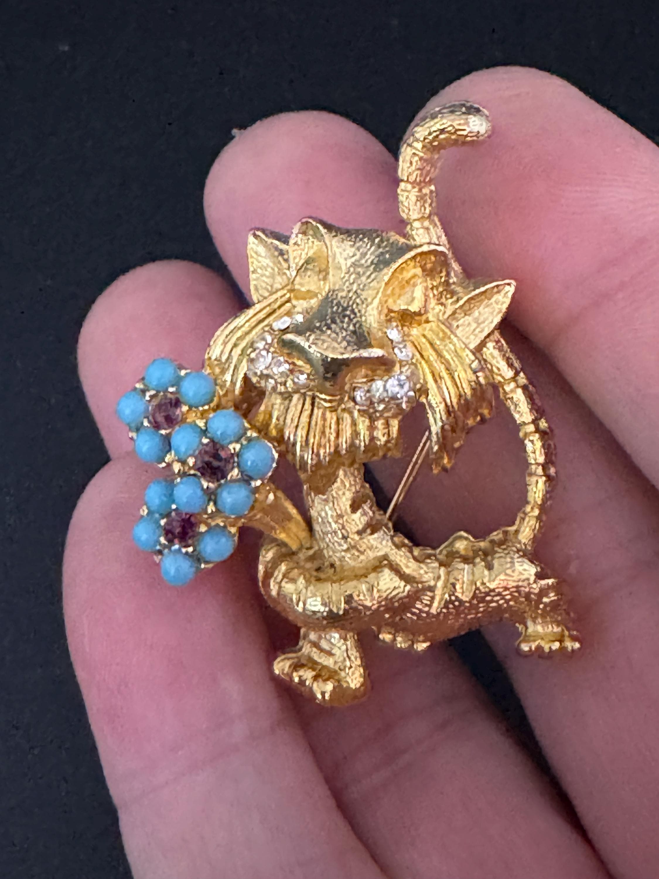 Vintage Gold Tone Lion Brooch with Turquoise Paste