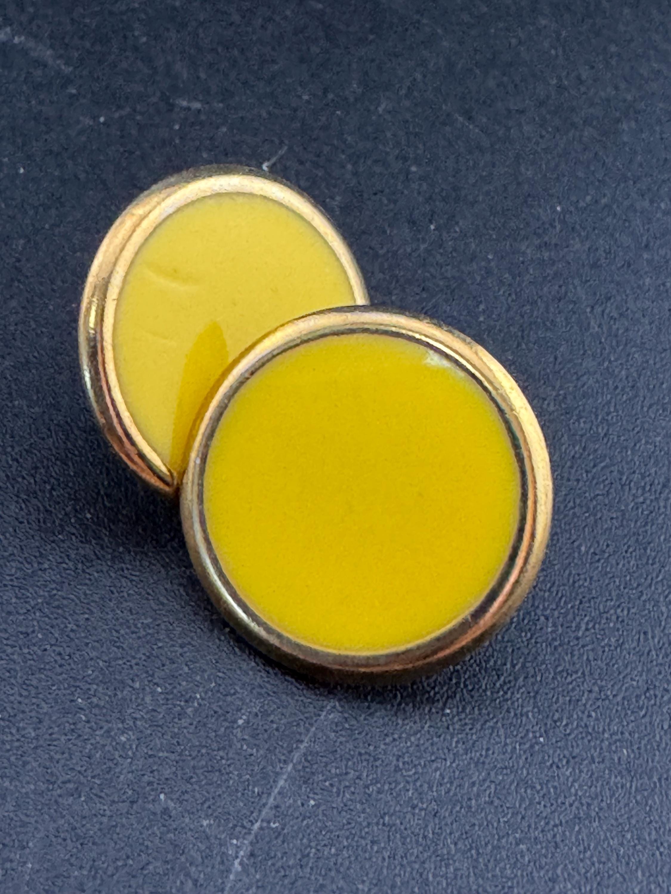 Vintage 80s yellow enamel gold tone round button disc stud earrings for pierced ears