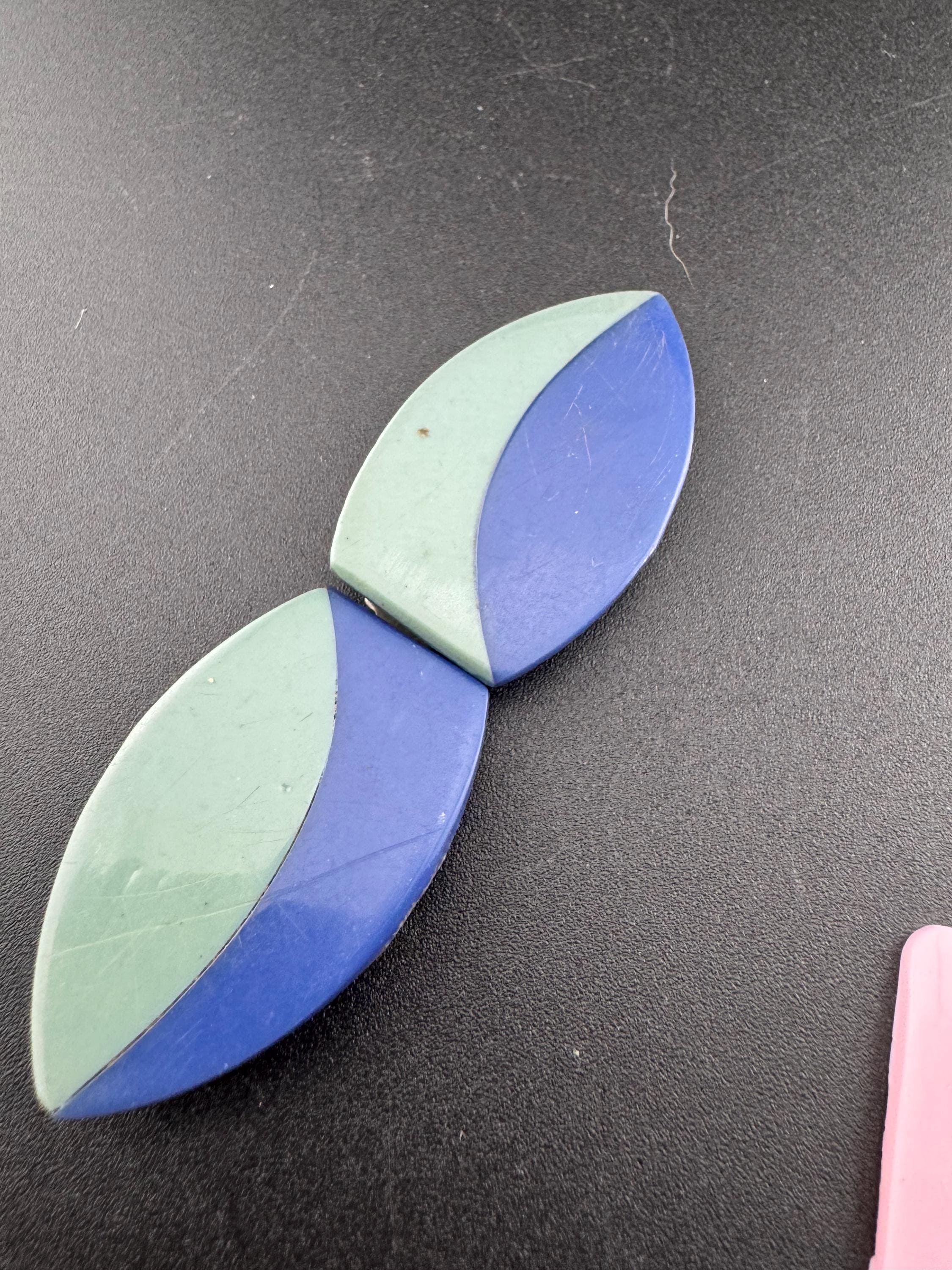 True Art Deco 2 part blue and green early plastic geometric leaf belt buckle