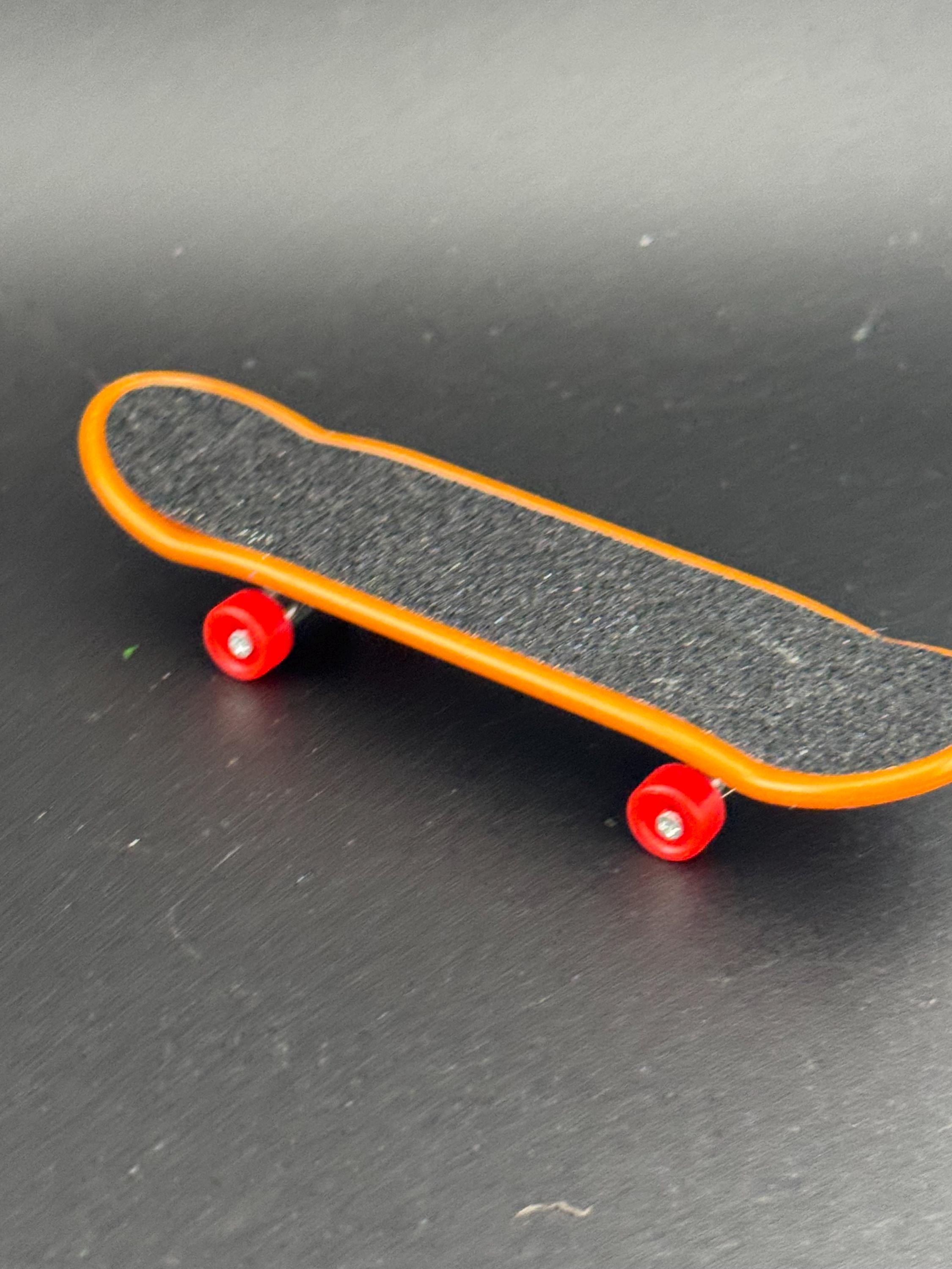 Miniature toy skateboard cake topper decoration plastic finger operated sports