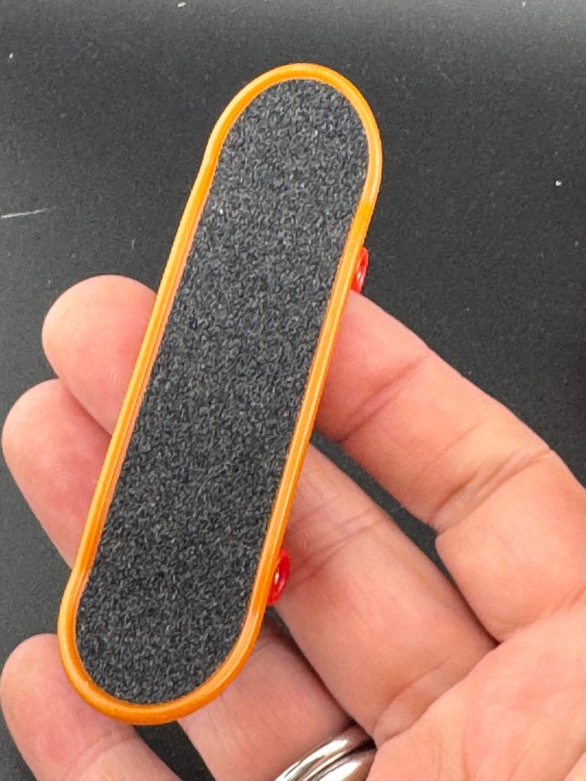 Miniature toy skateboard cake topper decoration plastic finger operated sports