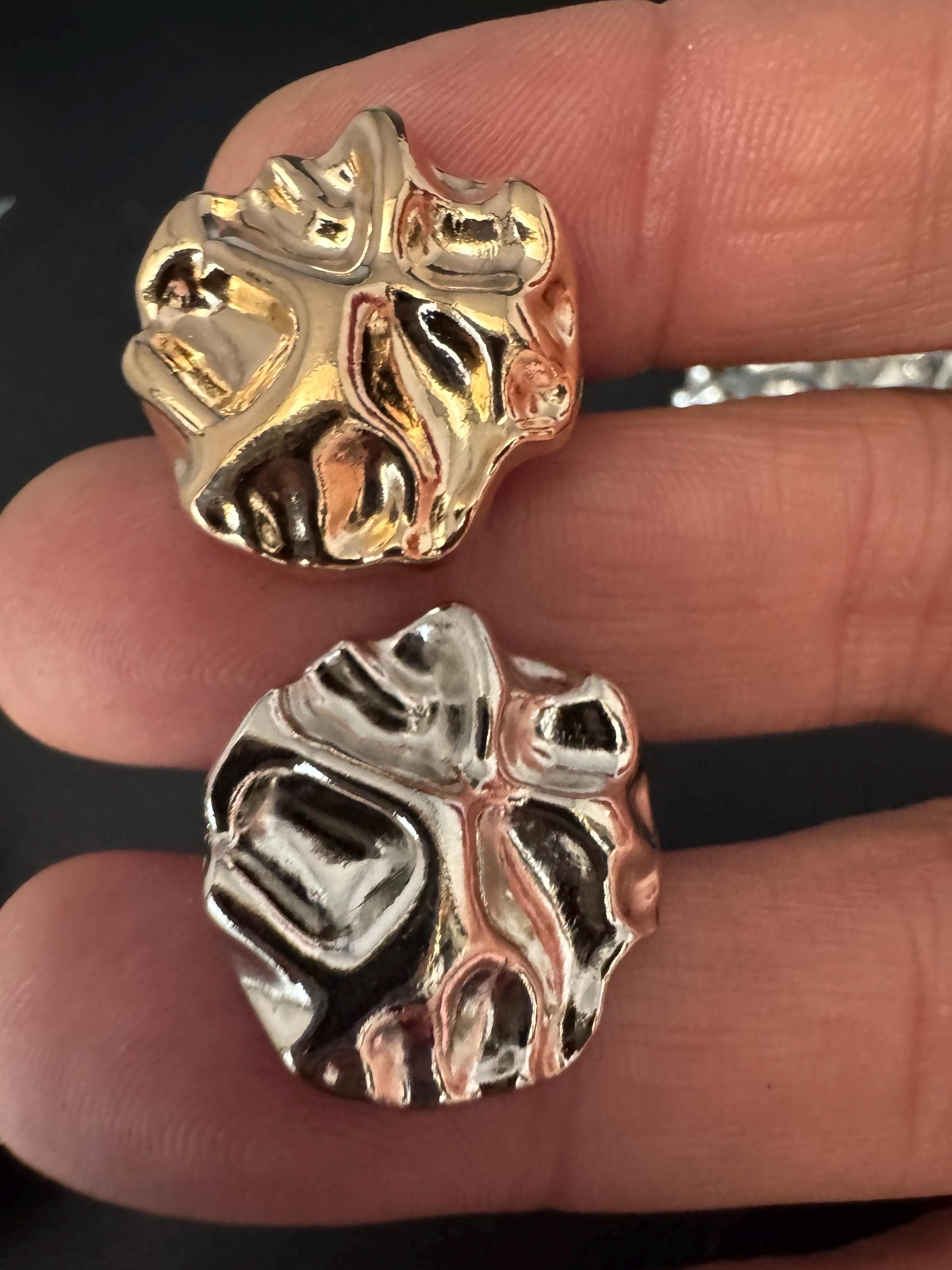 22mm gold tone irregular shaped metal buttons 5 pack