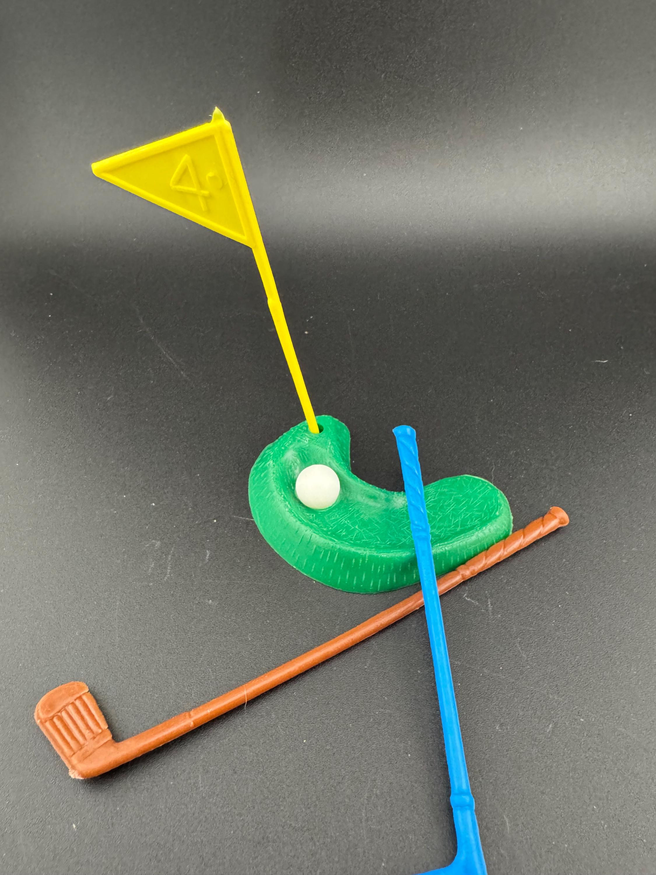 Miniature Golf Cake Topper Set: Vintage Dollhouse Golfing Decoration