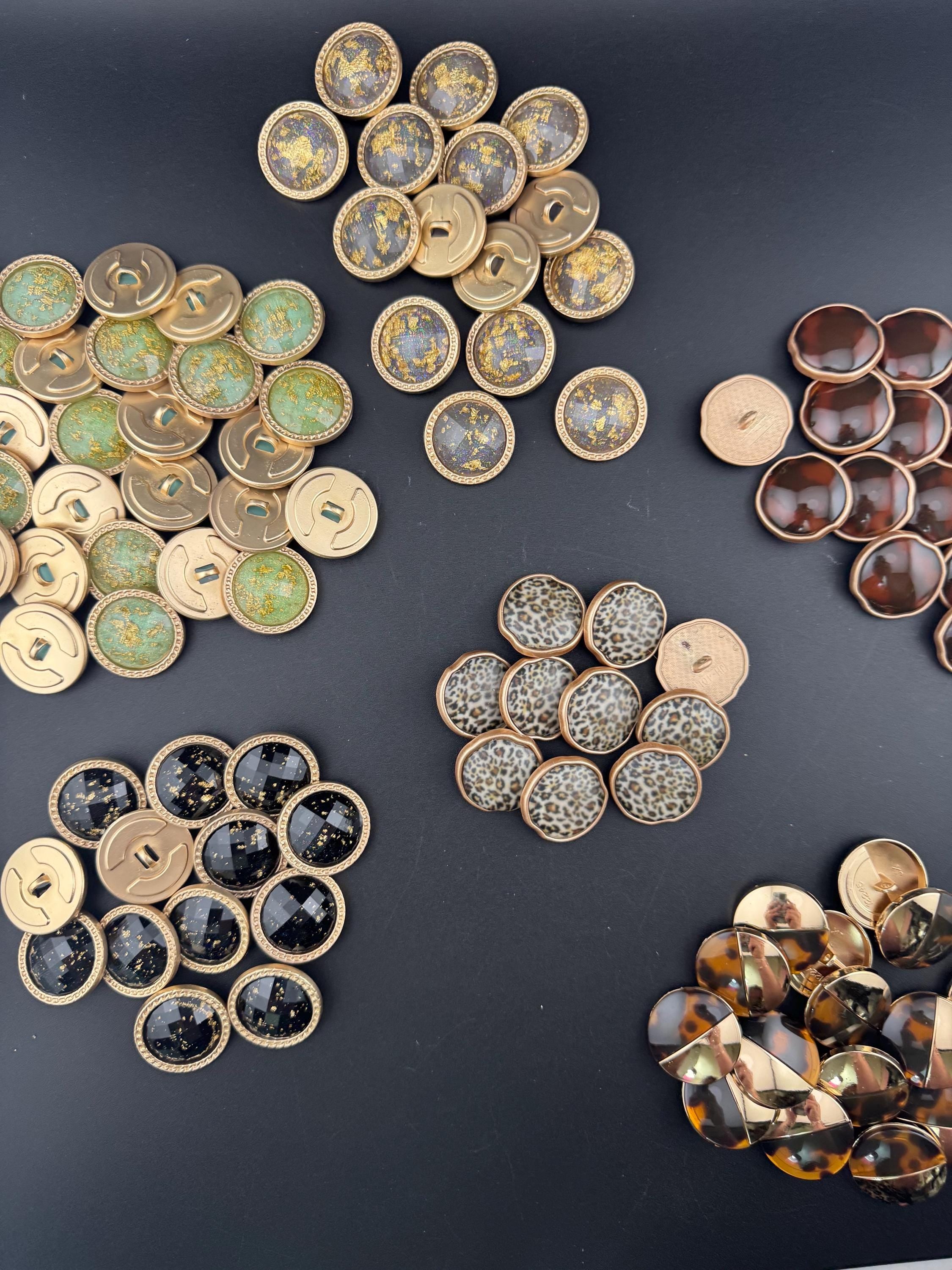 Leopard Print Sewing Buttons: Matte Gold Acrylic & Metal (5 Piece, 25mm)