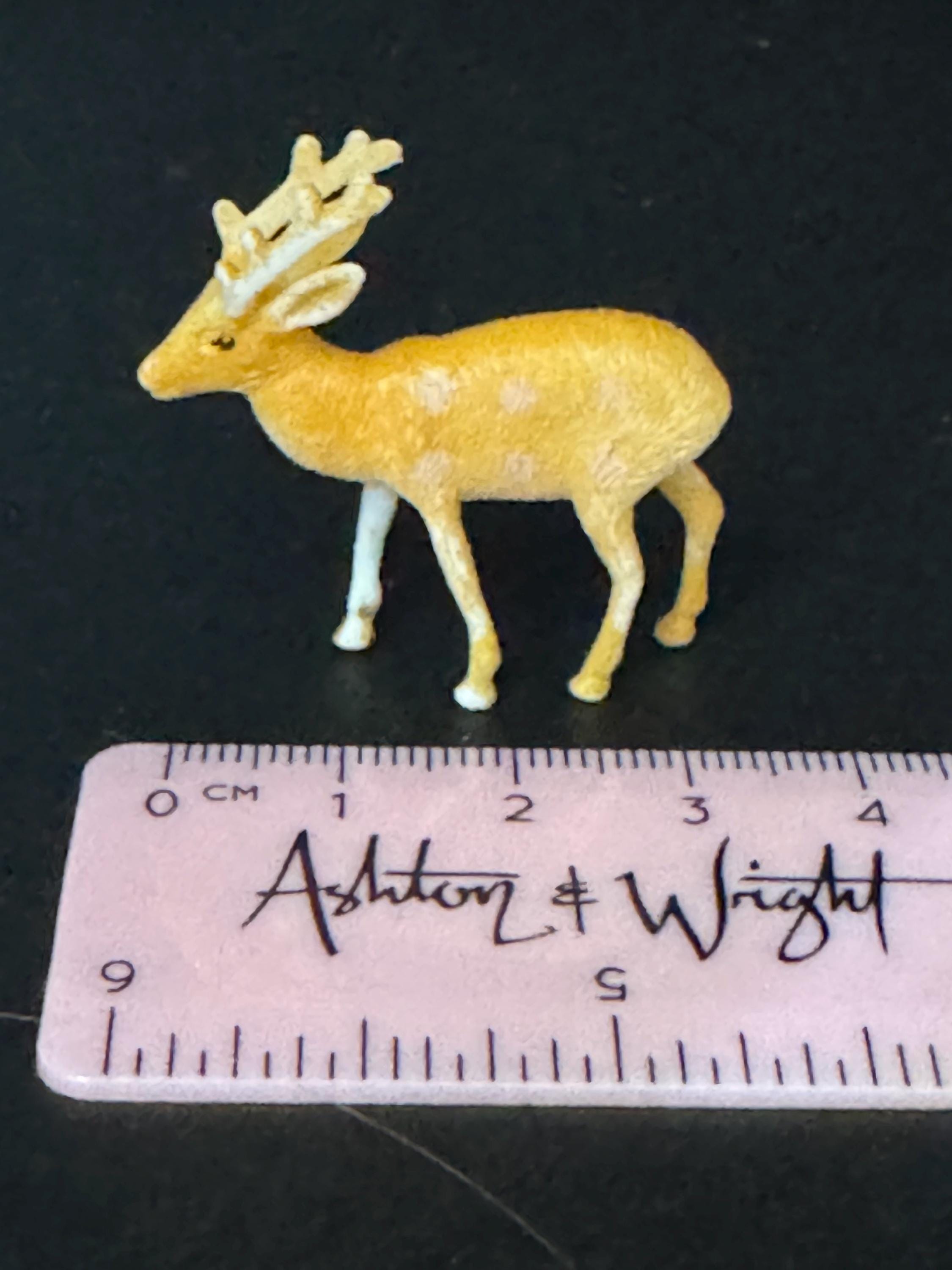 Vintage Reindeer Plastic Cake Topper: Christmas Decor