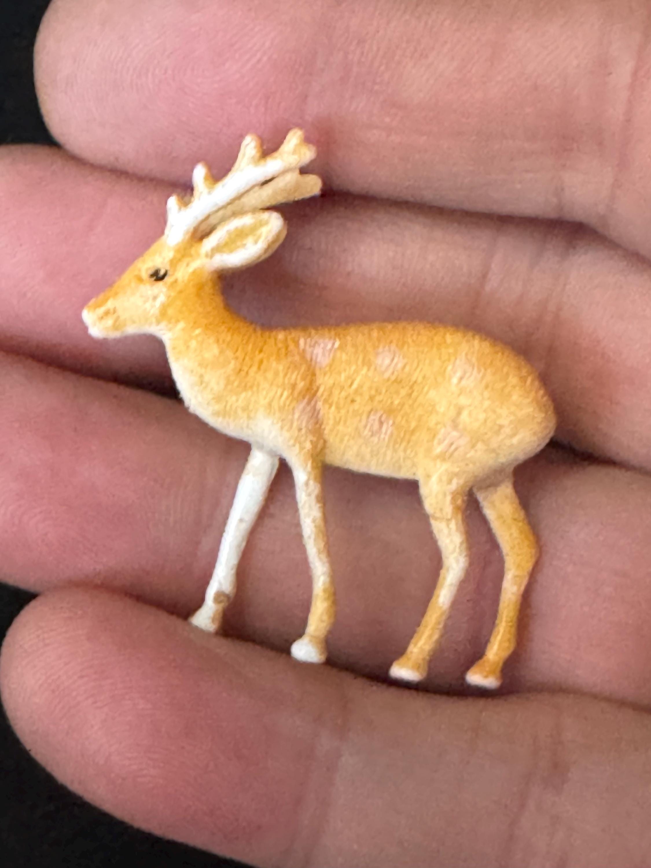 Vintage Reindeer Plastic Cake Topper: Christmas Decor