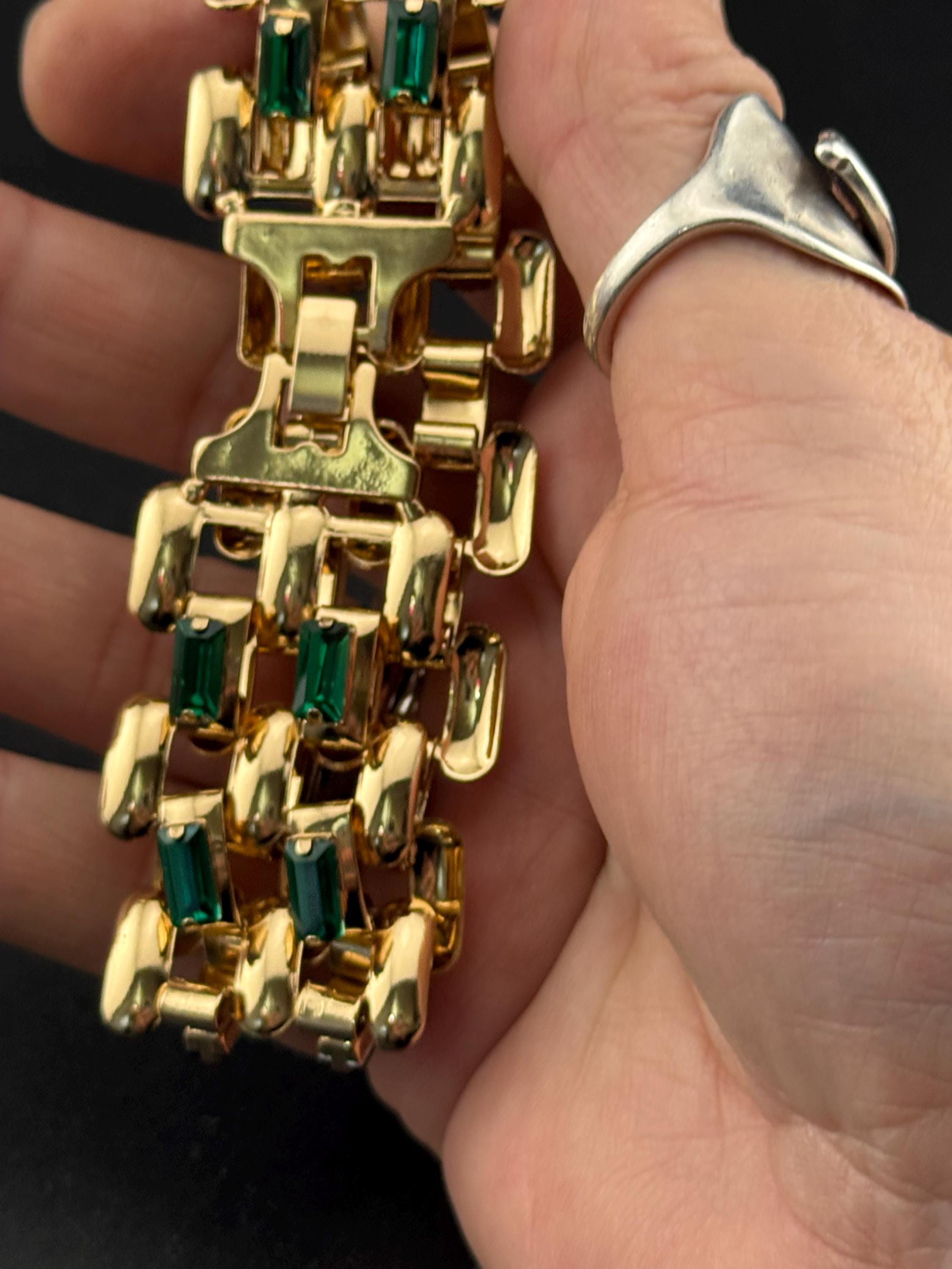 Wide lightweight aluminium Flat brick panther link gold tone bracelet with emerald baguette glass rhinestones