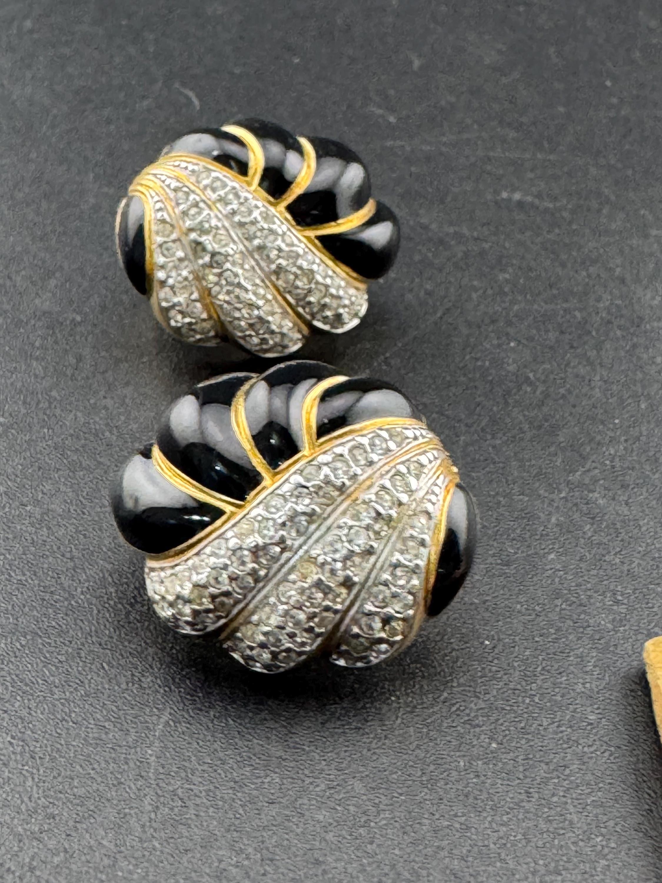 Oversized 2.5cm High End Gold tone black enamel diamanté clip on oval earrings 1990s