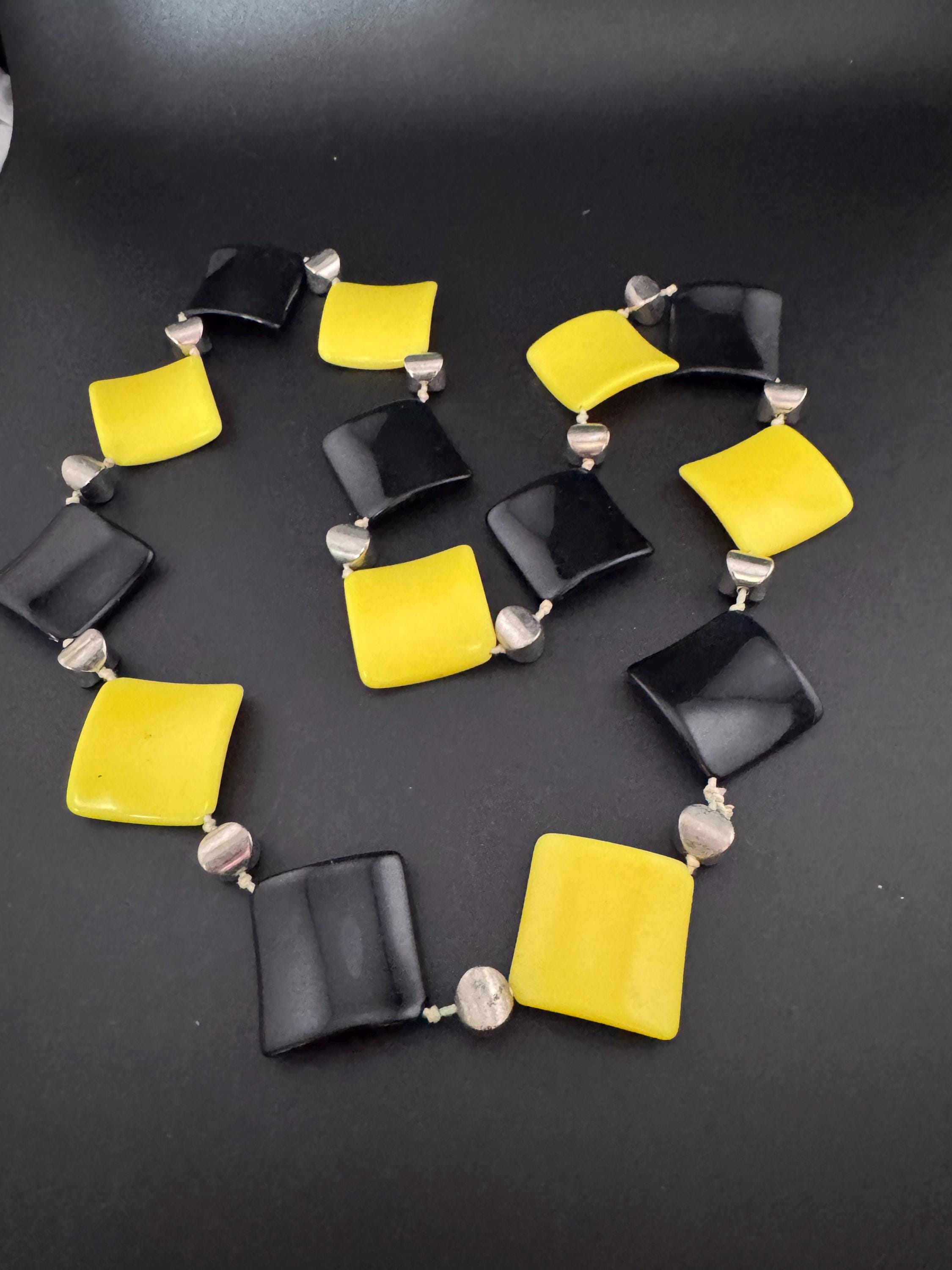 Retro bright yellow and black plastic squares beaded long necklace