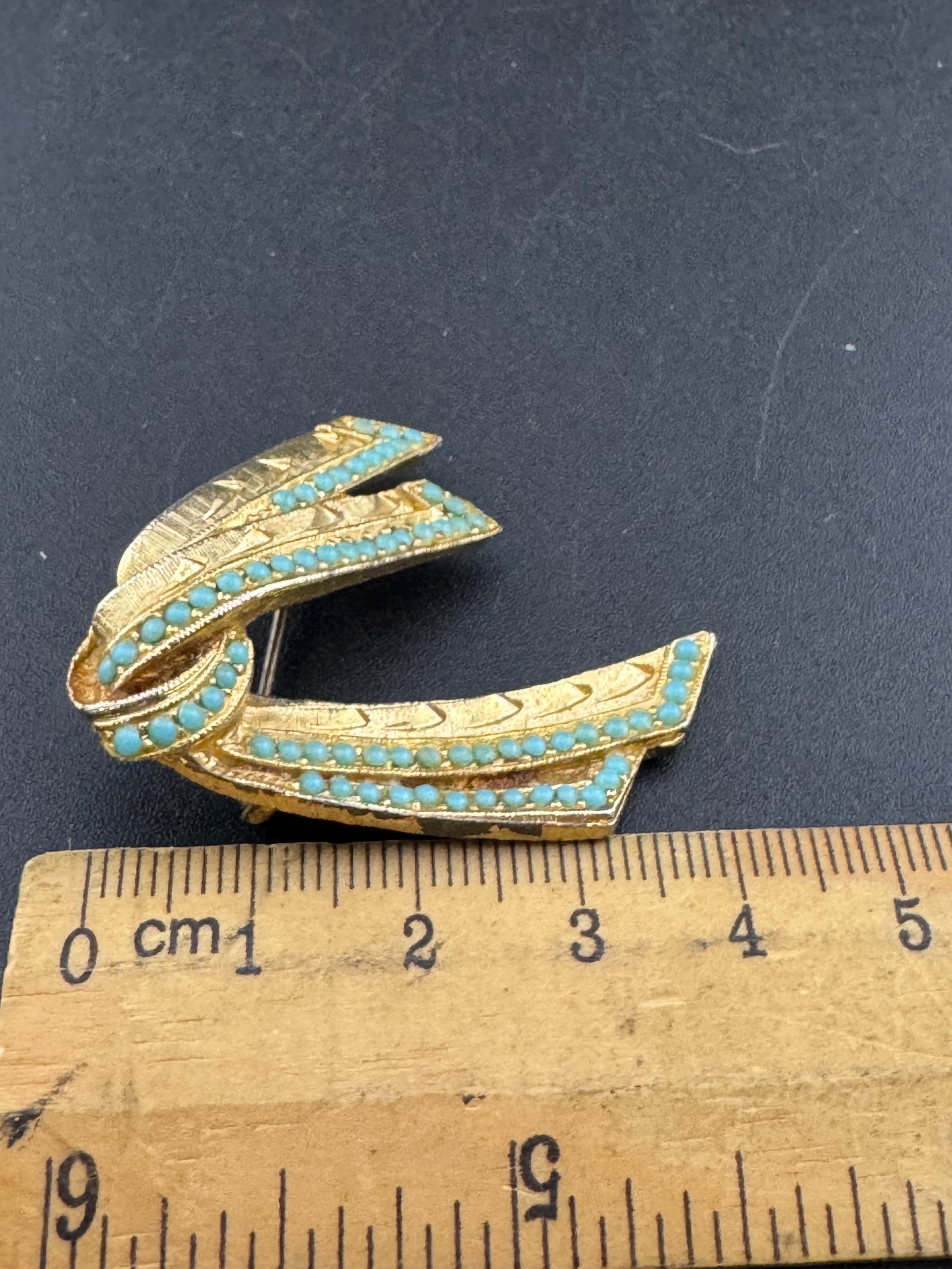 Signed sphinx vintage modernist mid century brushed gold tone turquoise beaded abstract bar bow brooch 4cm 1960s 1970s