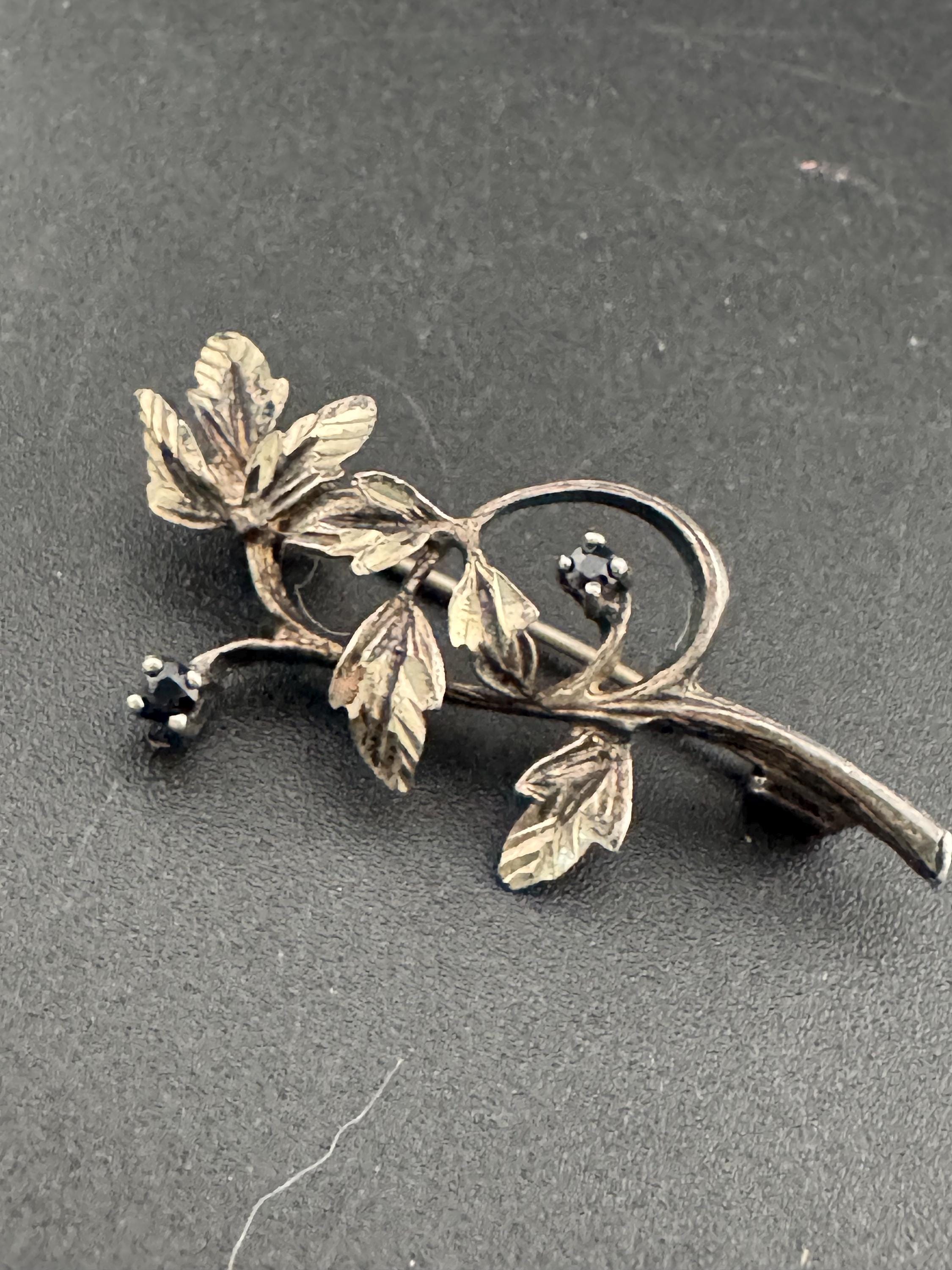 Vintage Sapphire Gem Sterling Silver Leaf Brooch Pin