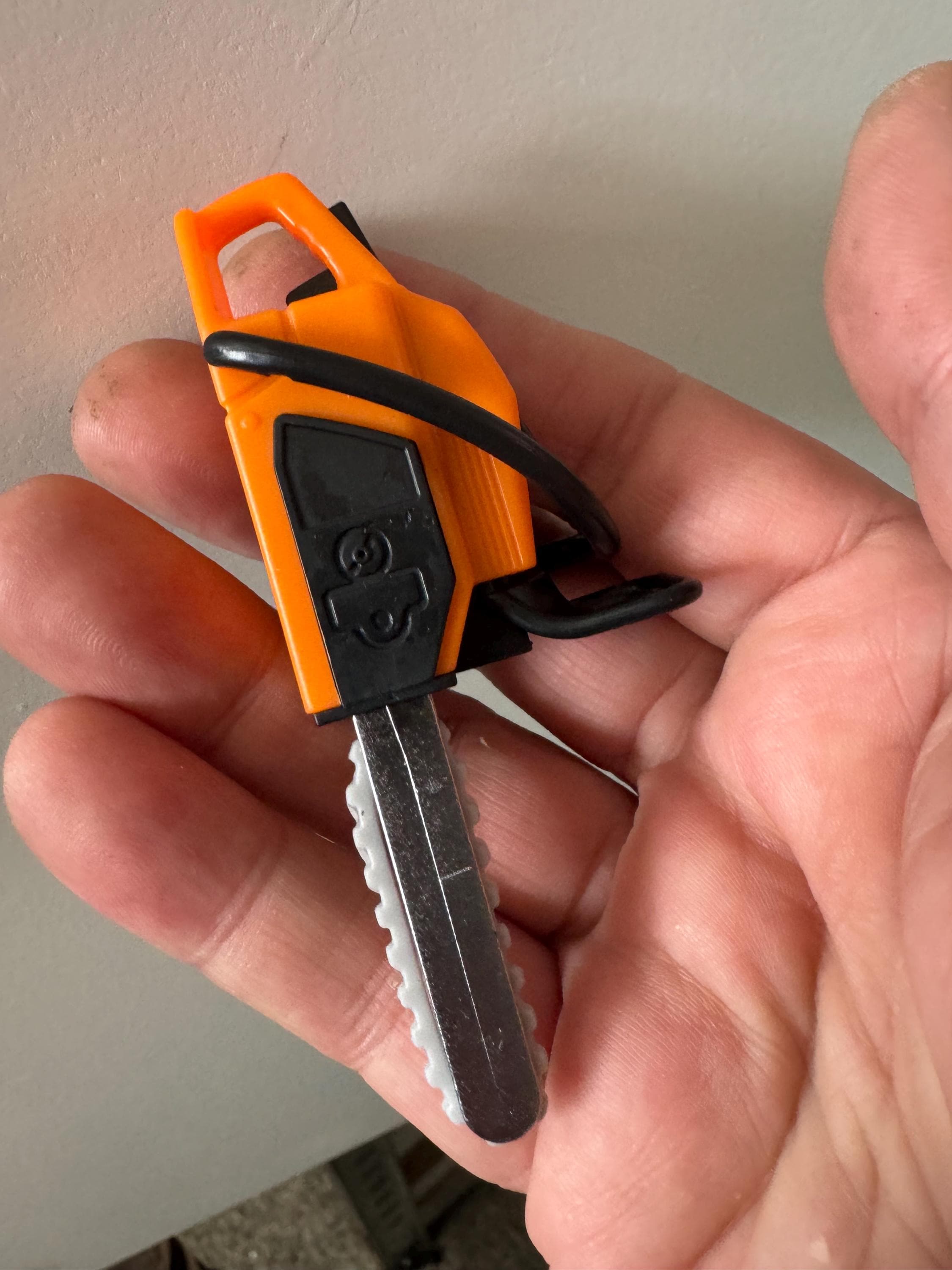 Miniature Chainsaw Cake Topper: Gardening Doll Scenery Decoration