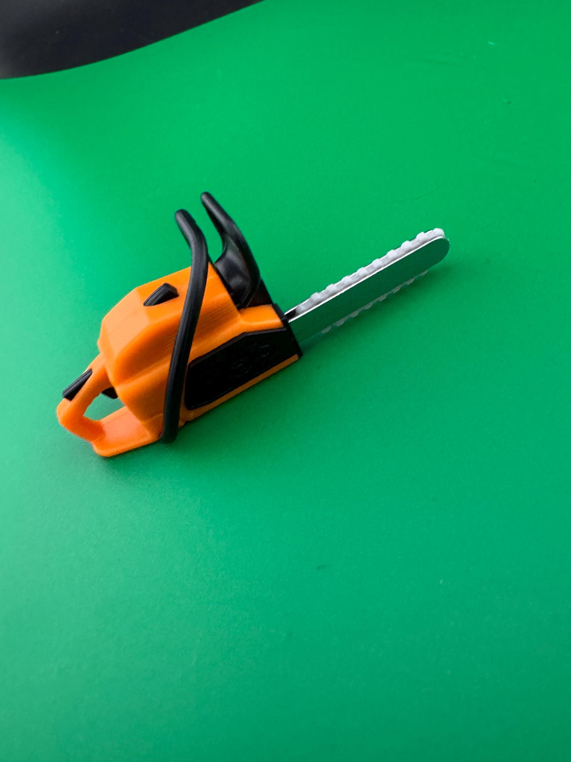 Miniature Chainsaw Cake Topper: Gardening Doll Scenery Decoration