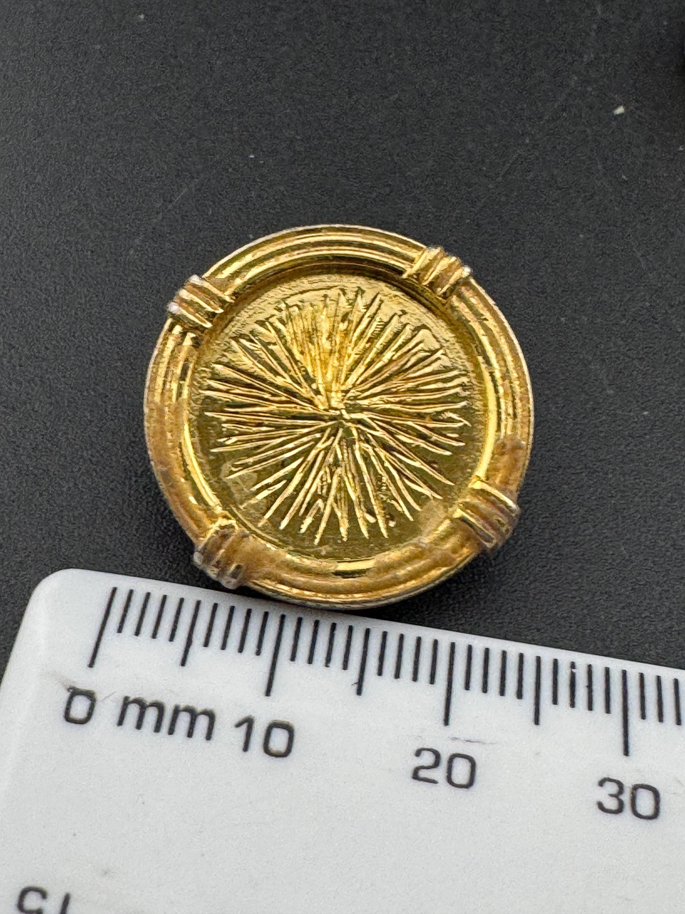 Vintage gold tone 2.5cm round disc button earrings