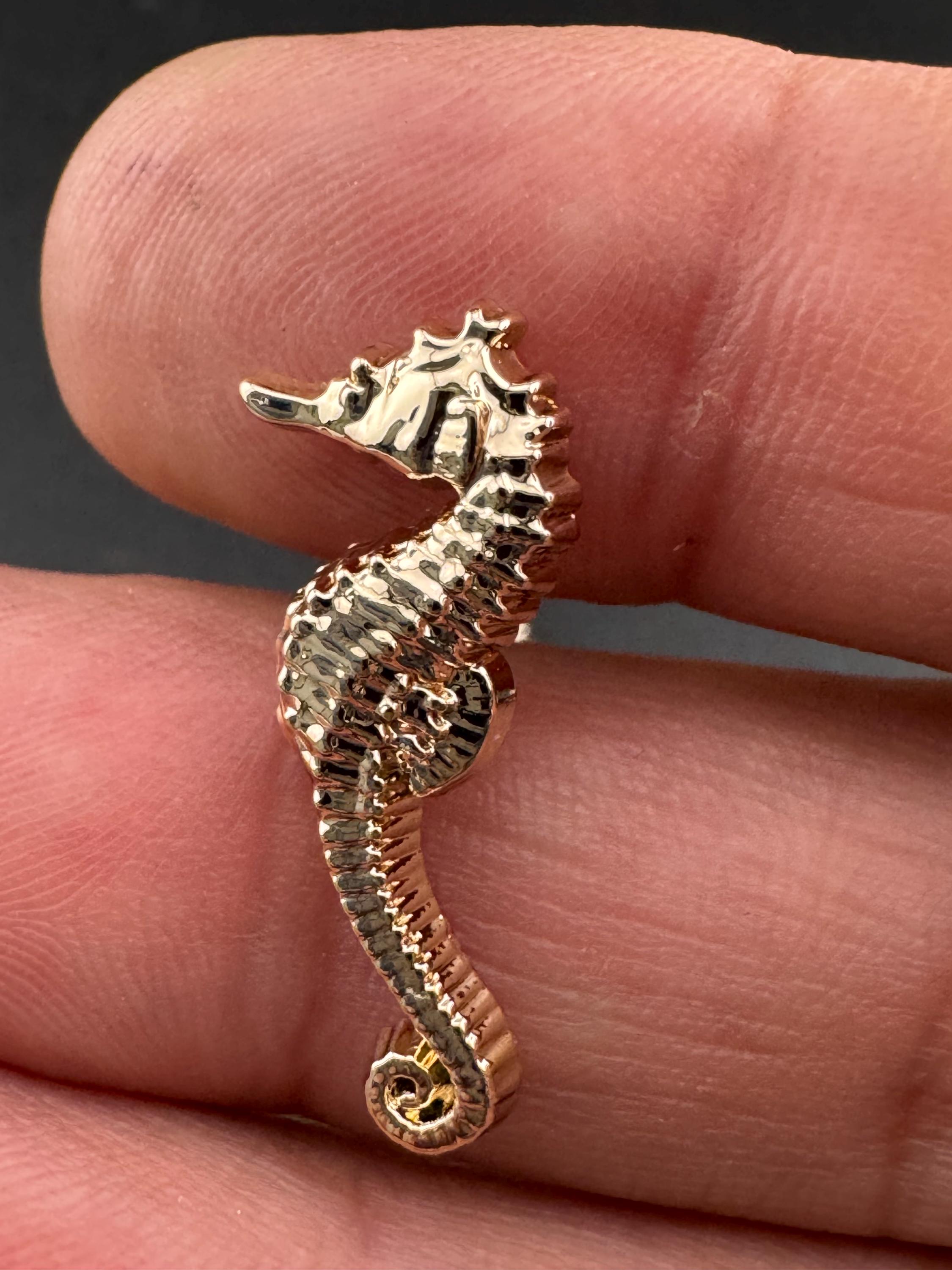 Pack of 5 pieces 30mm gold tone seahorse buttons with metal shank nautical style
