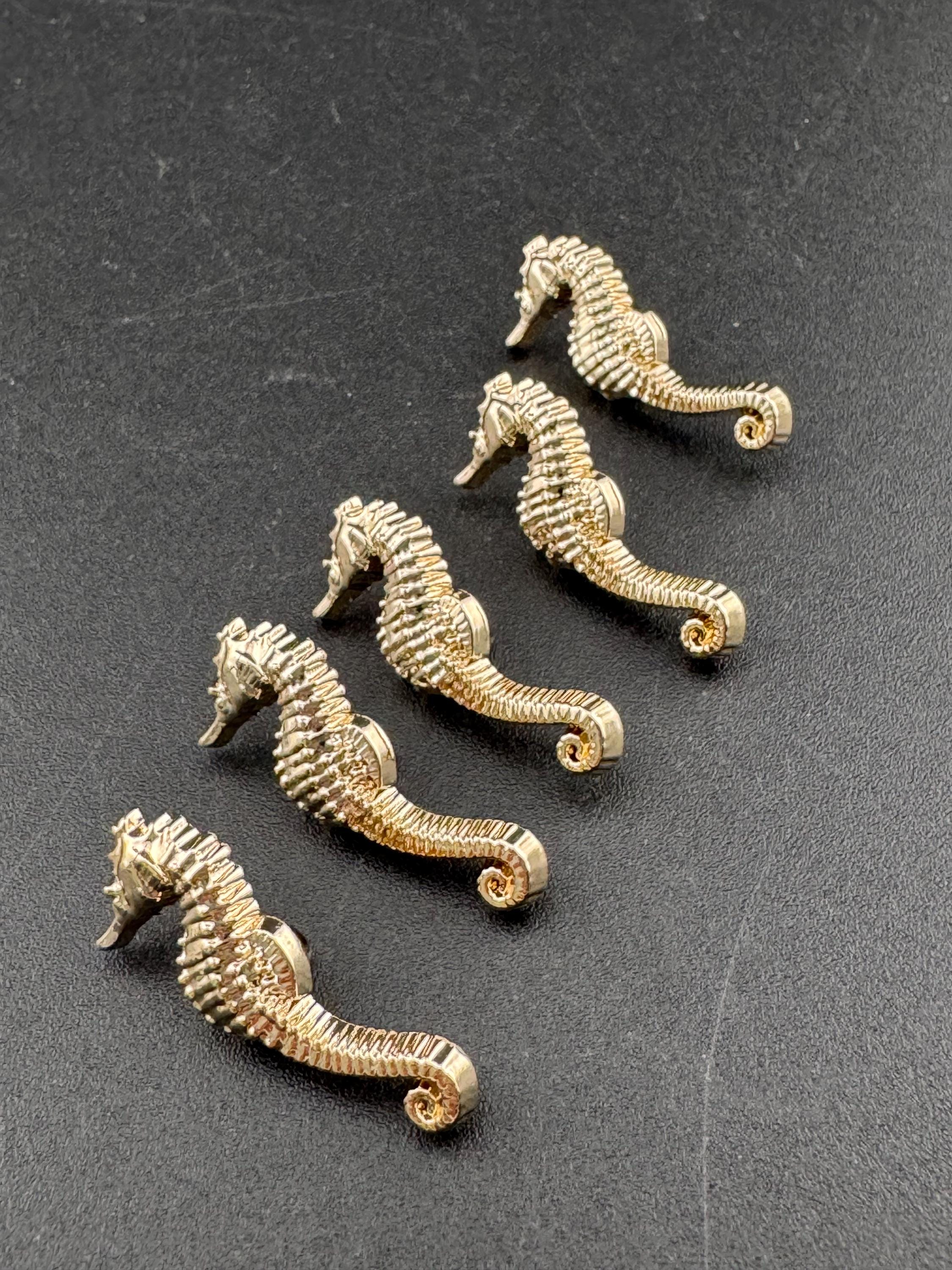 Pack of 5 pieces 30mm gold tone seahorse buttons with metal shank nautical style