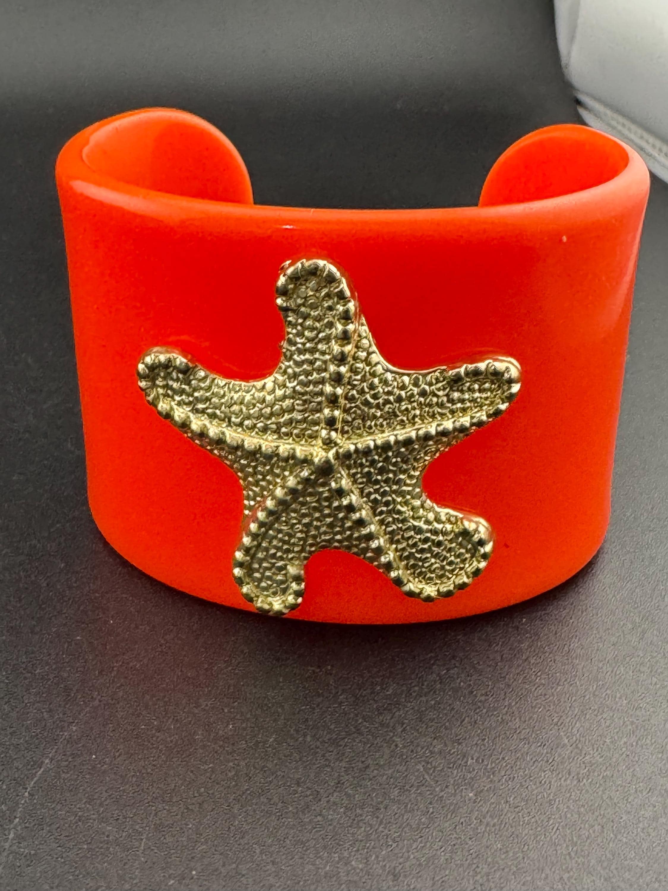 Retro Nautical Acrylic Cuff Bangle: Seashell, Seahorse, Ships Wheel