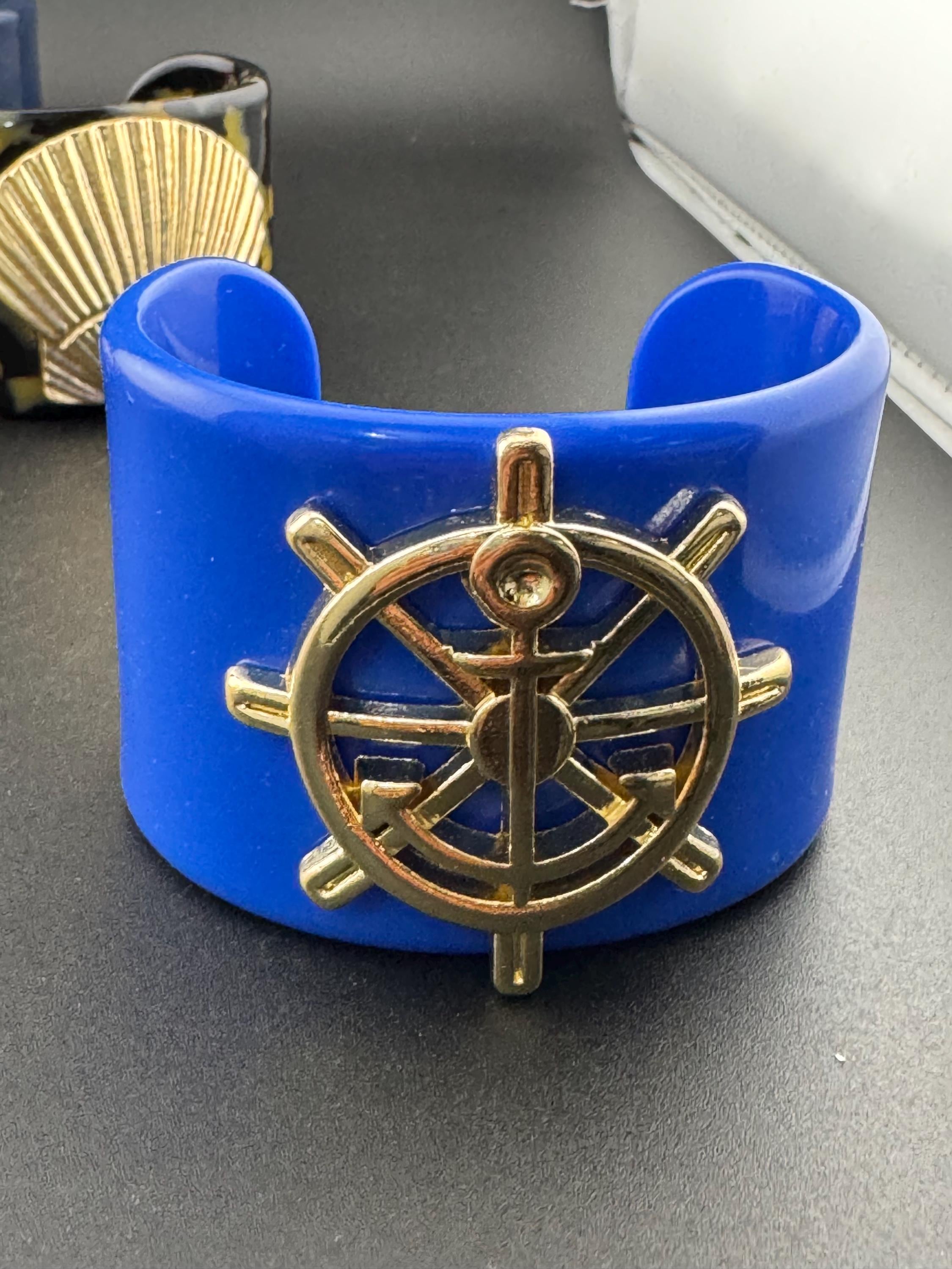 Retro Nautical Acrylic Cuff Bangle: Seashell, Seahorse, Ships Wheel